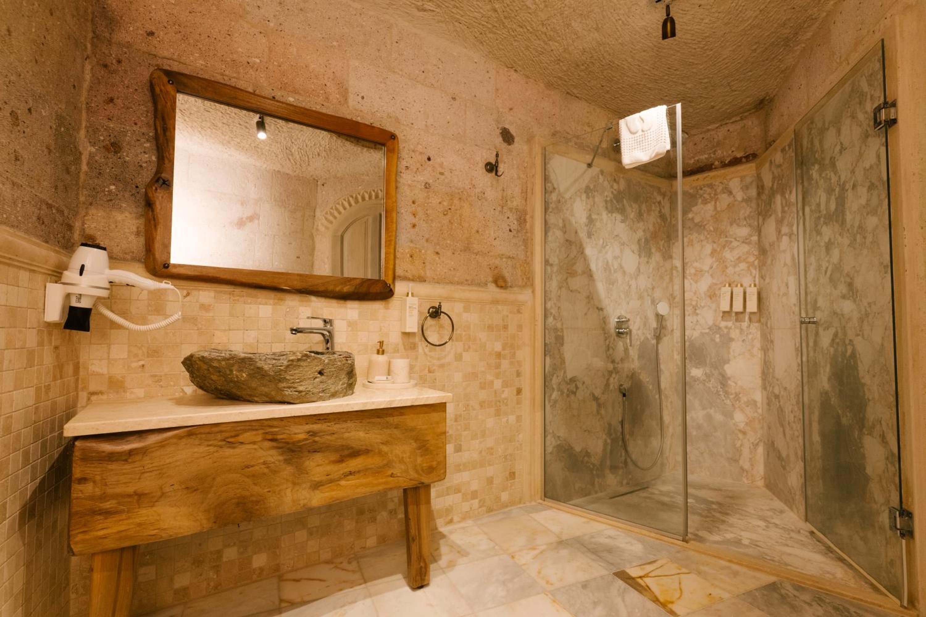 Suite with Hot Tub, photo 6