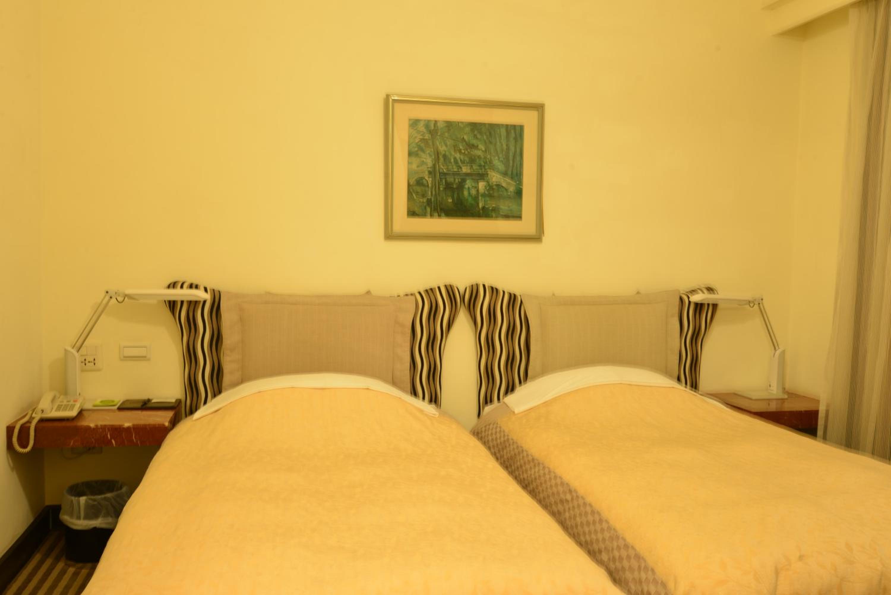 Budget Twin Room photo 3