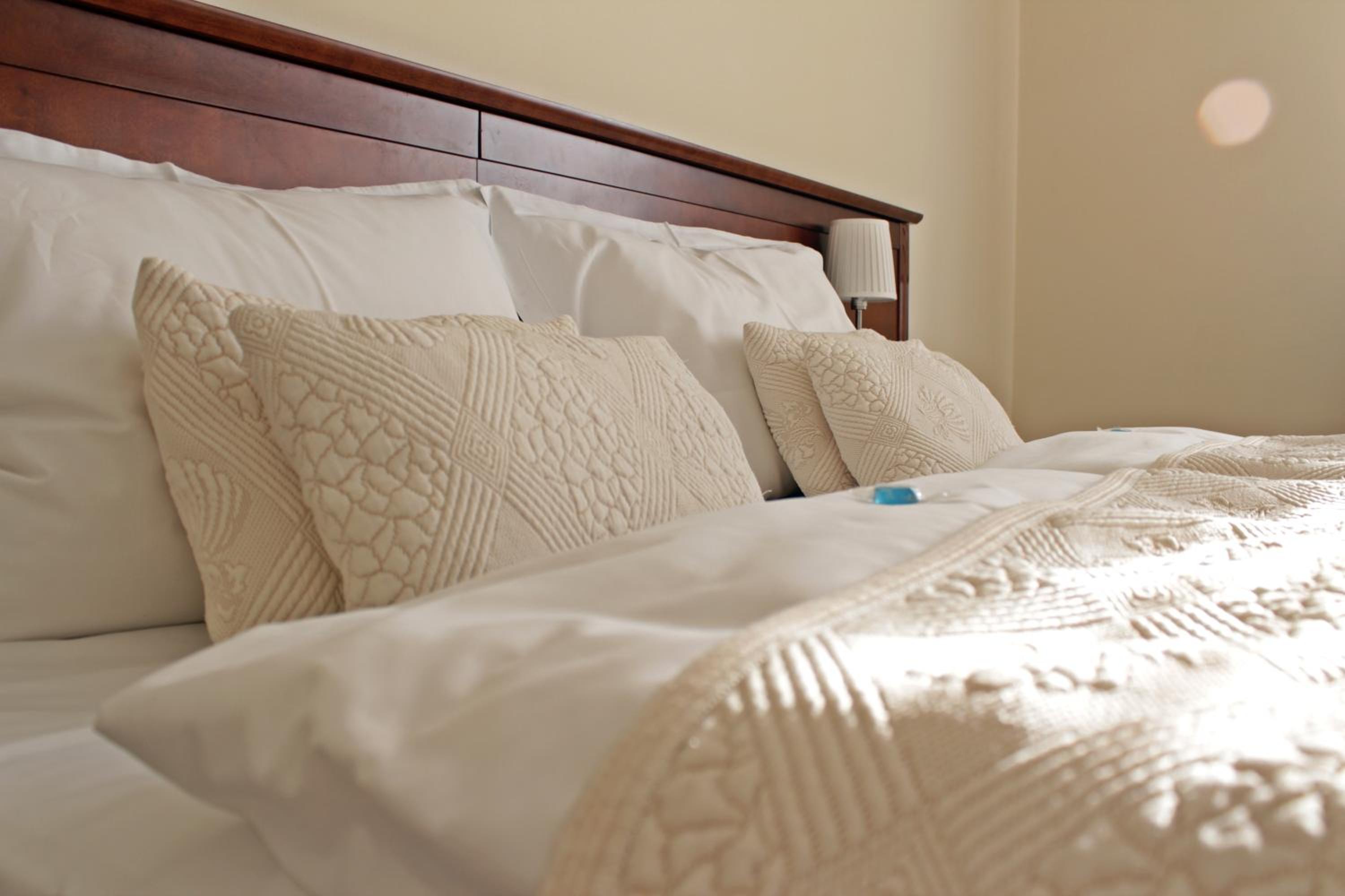 Double or Twin Room - Photo 6