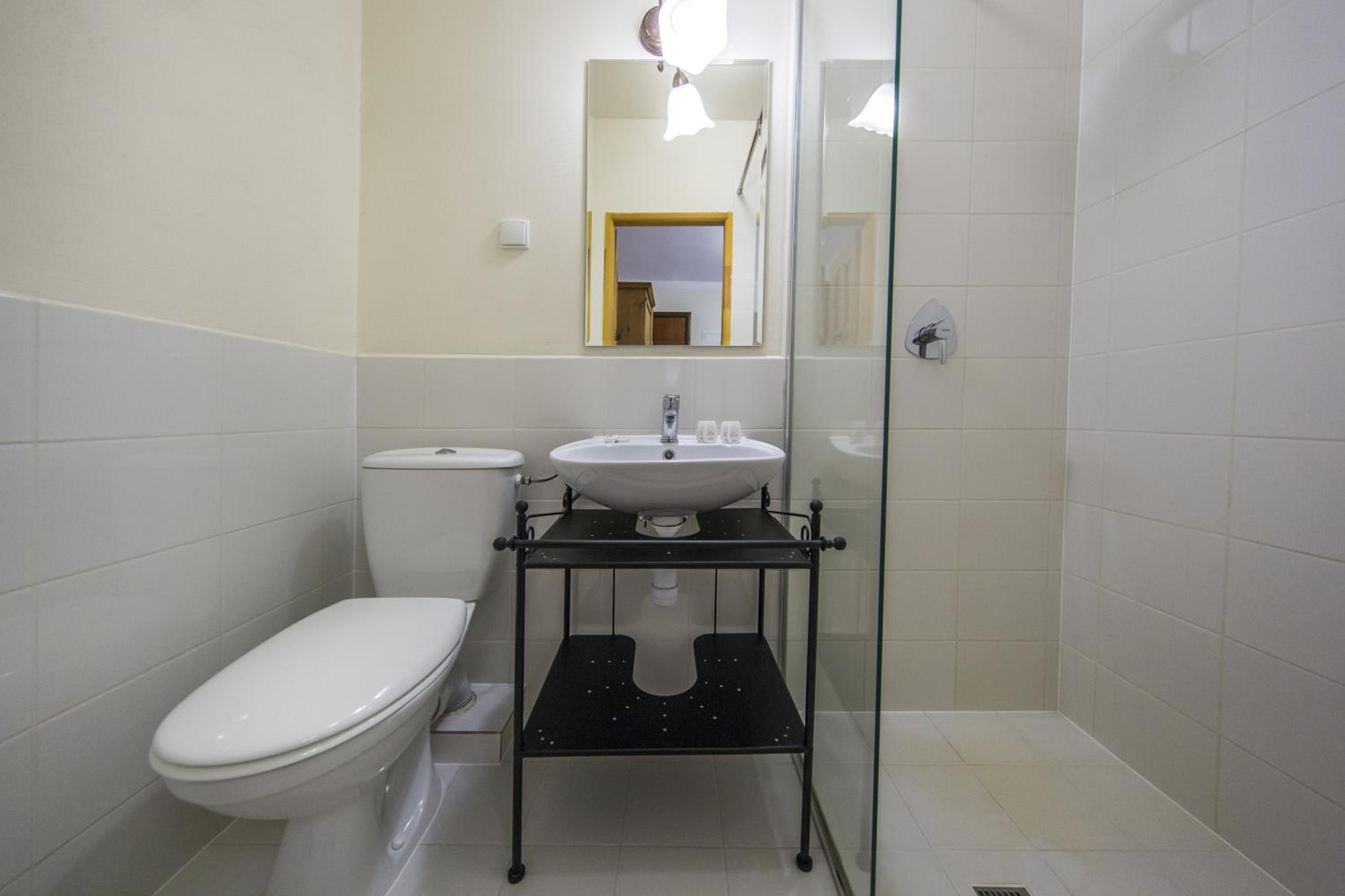 Deluxe Double Room with Shower photo 2