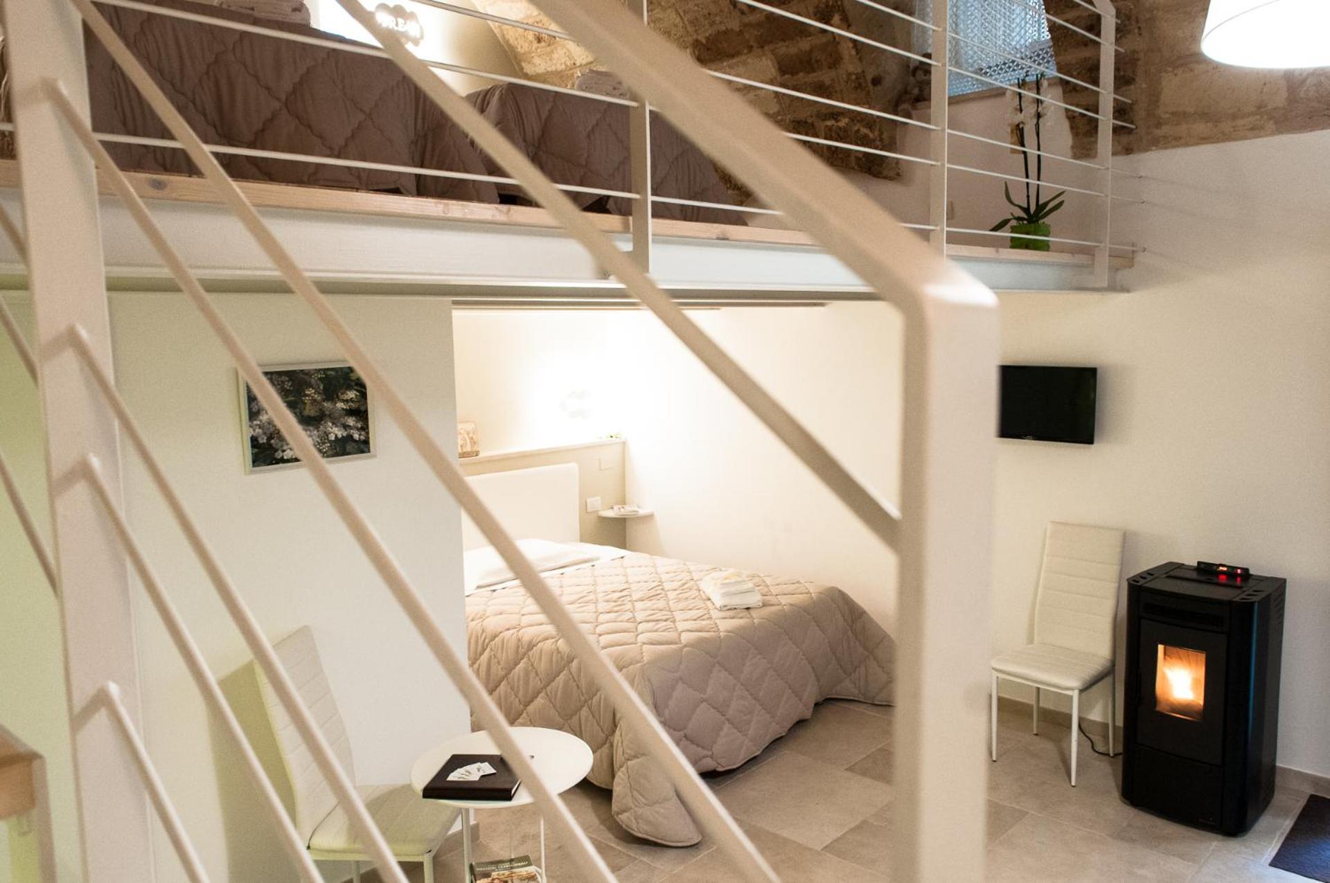 Quadruple Room with Private Bathroom photo 2