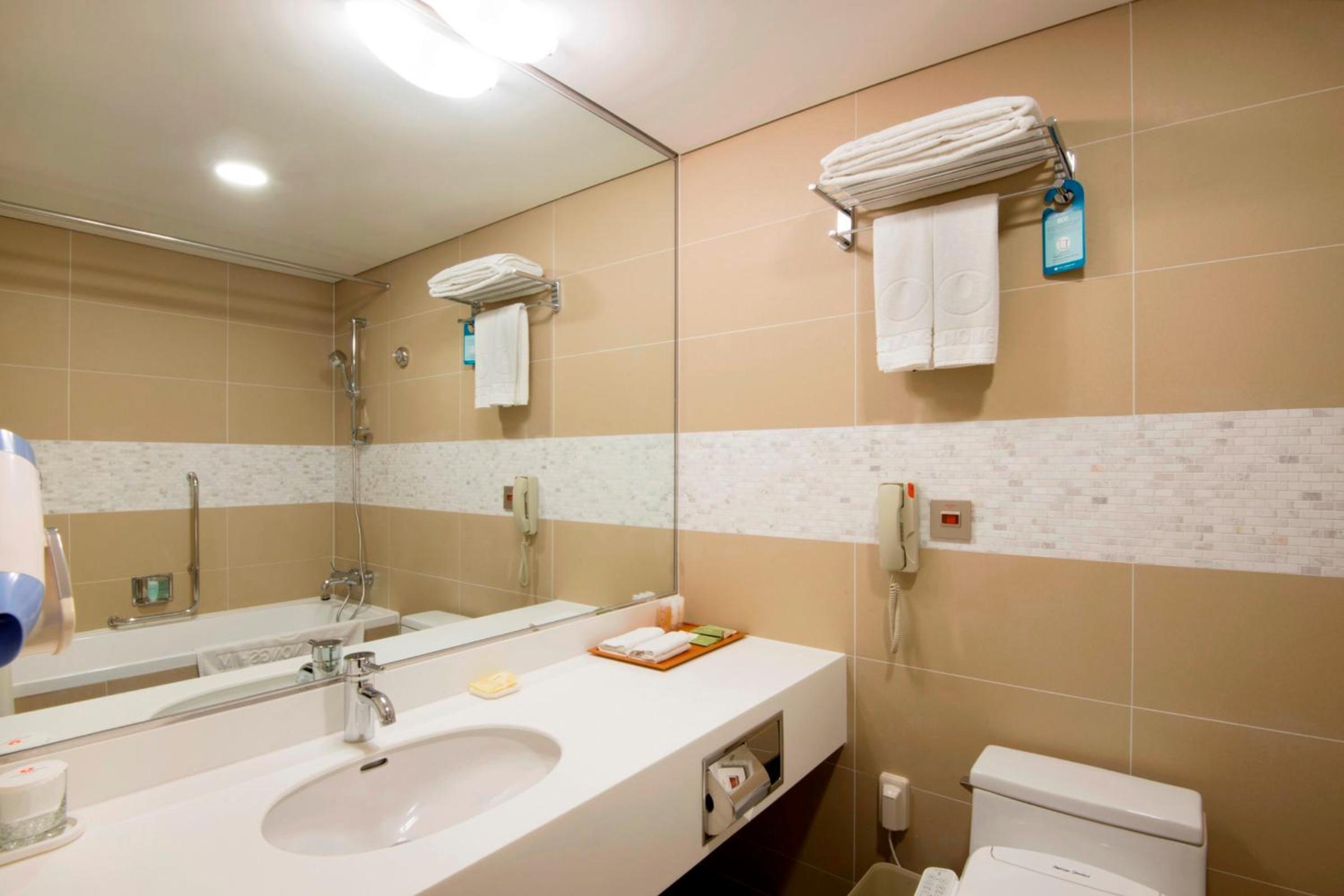 Deluxe Twin Room - Two Welcome Drink Coupons per stay - Photo 3