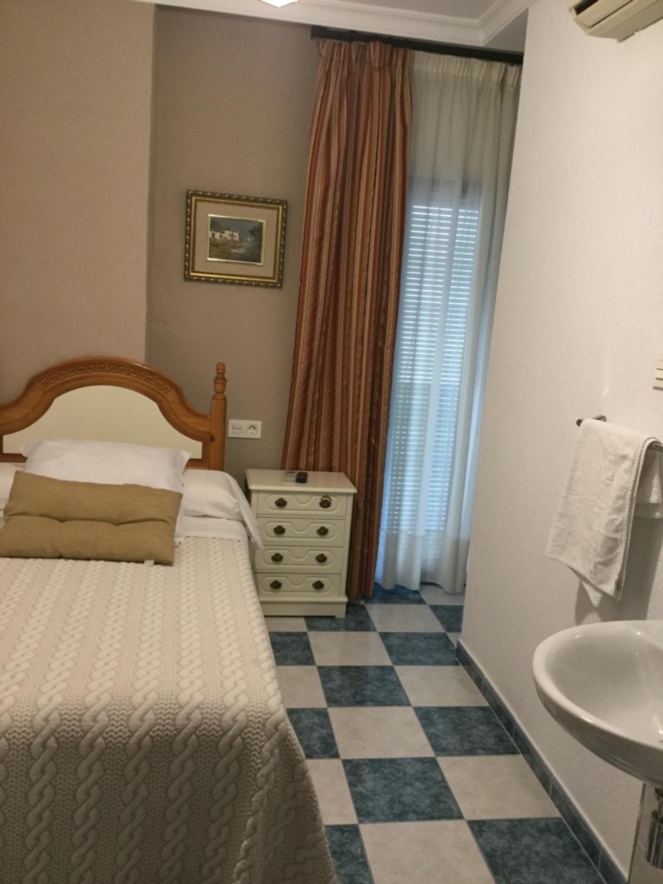Comfort Triple Room - Photo 8