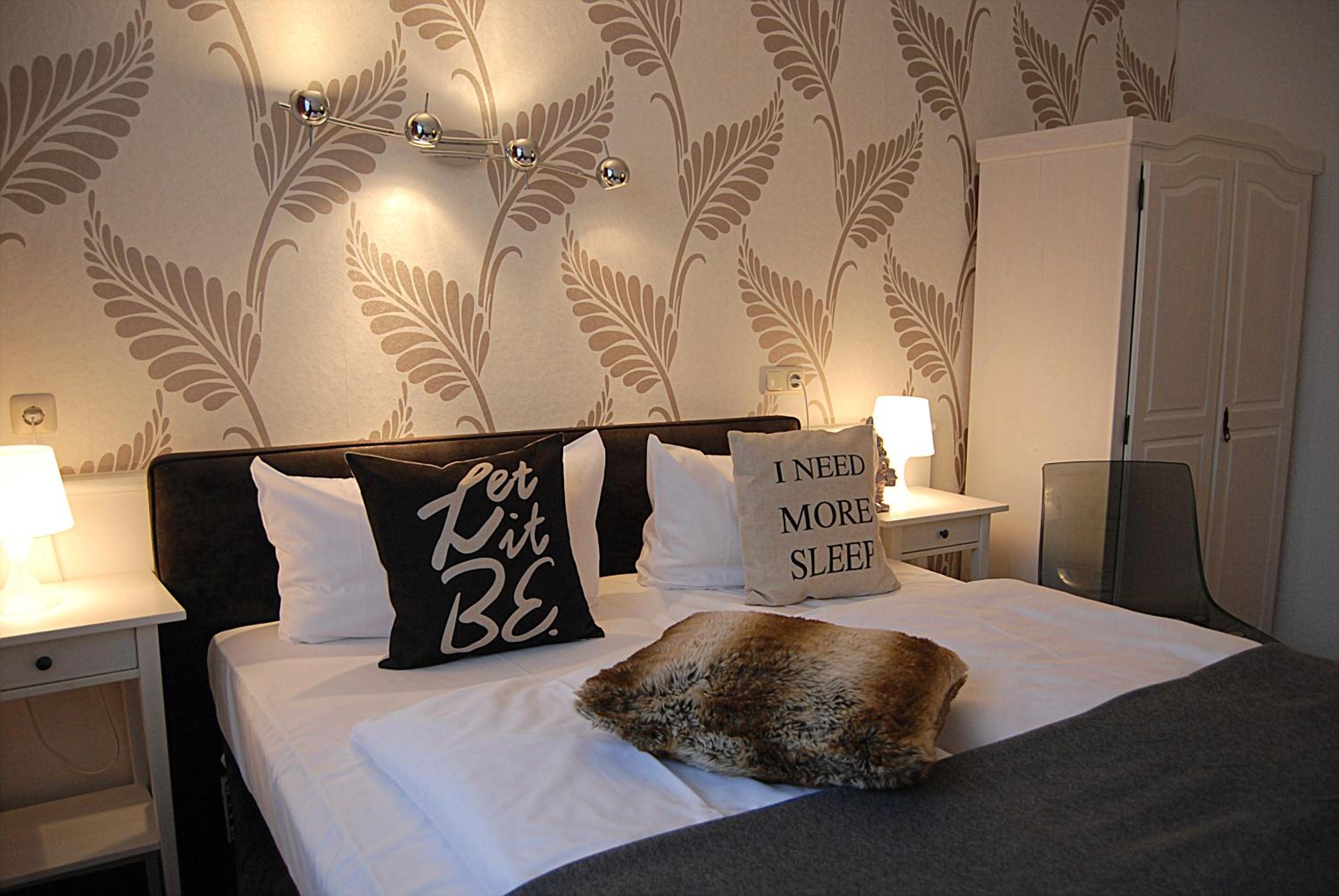 Double Room - Photo 11