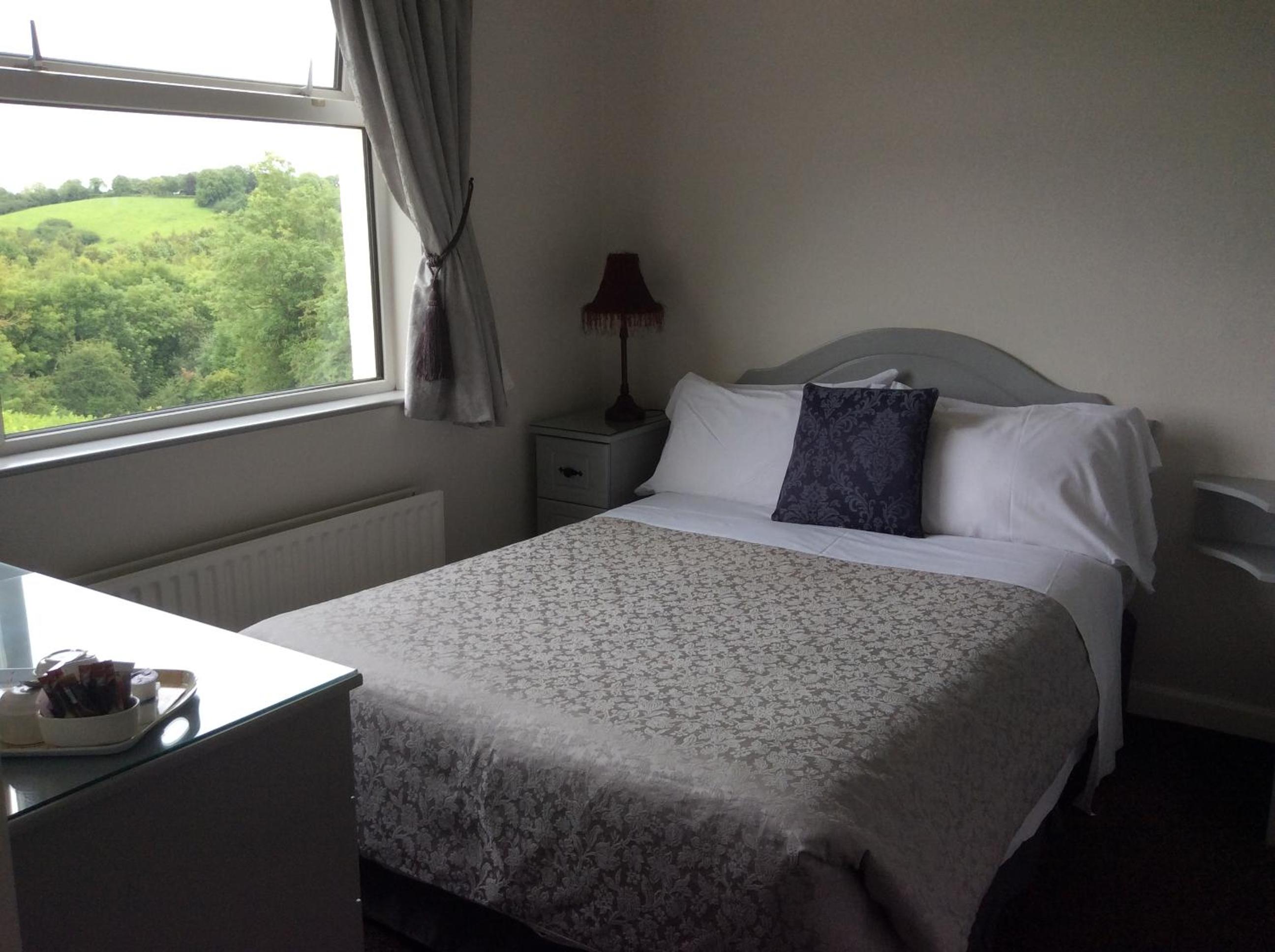 Standard Double Room - Photo 9