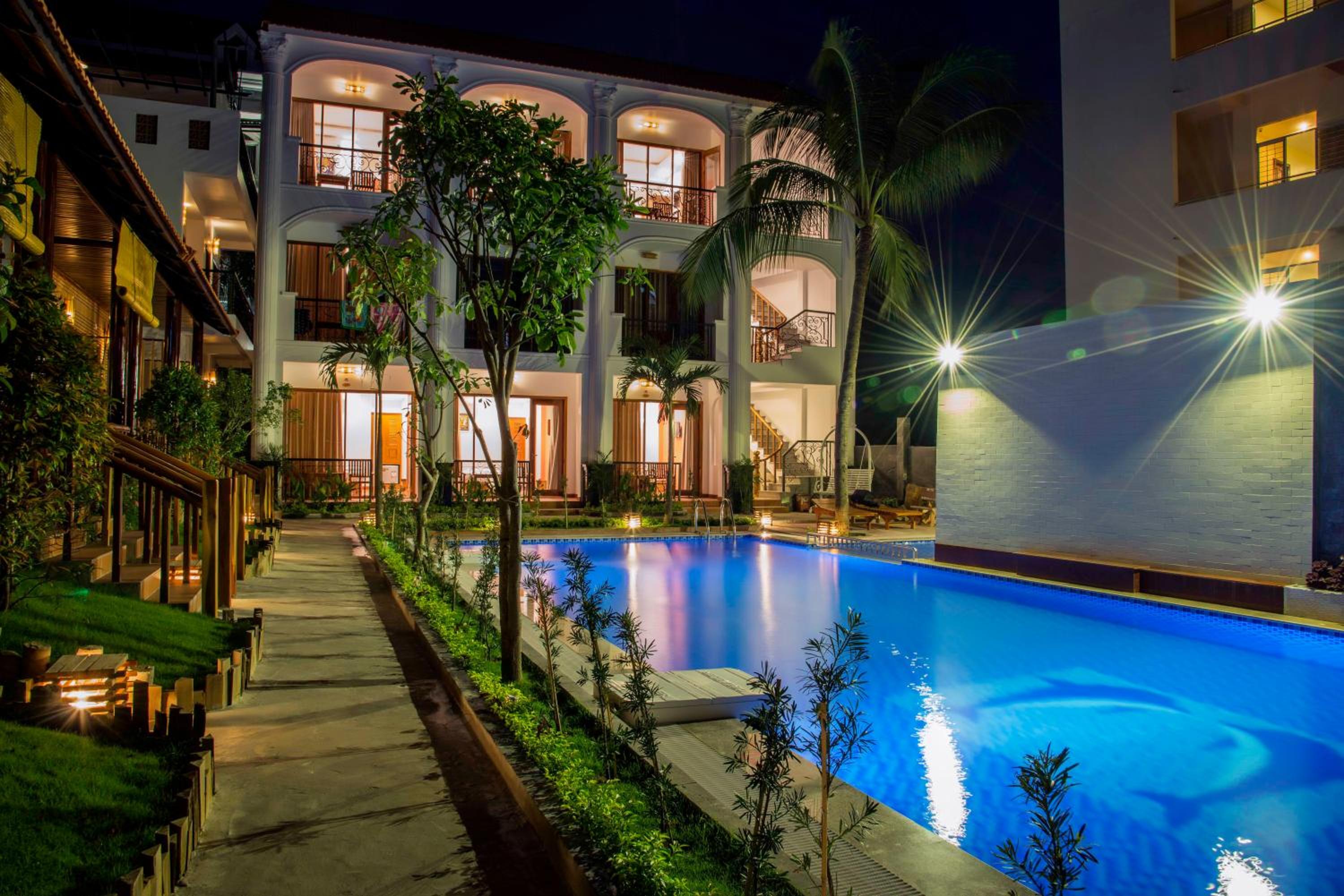 Deluxe Double Room with Balcony