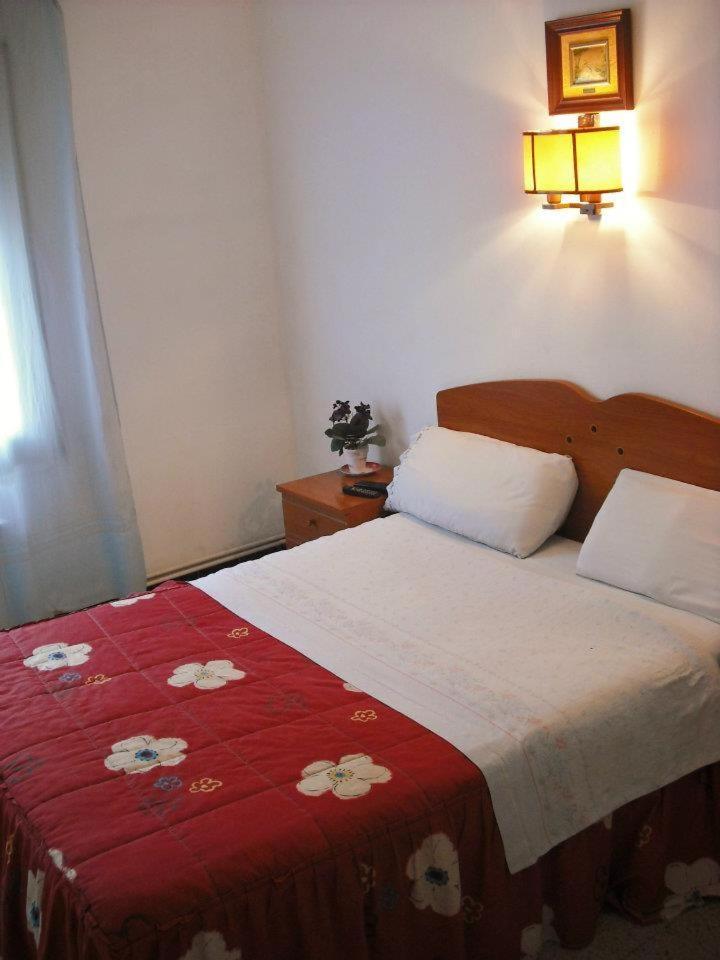 Habitación Doble o con Dos Camas con Baño Compartido