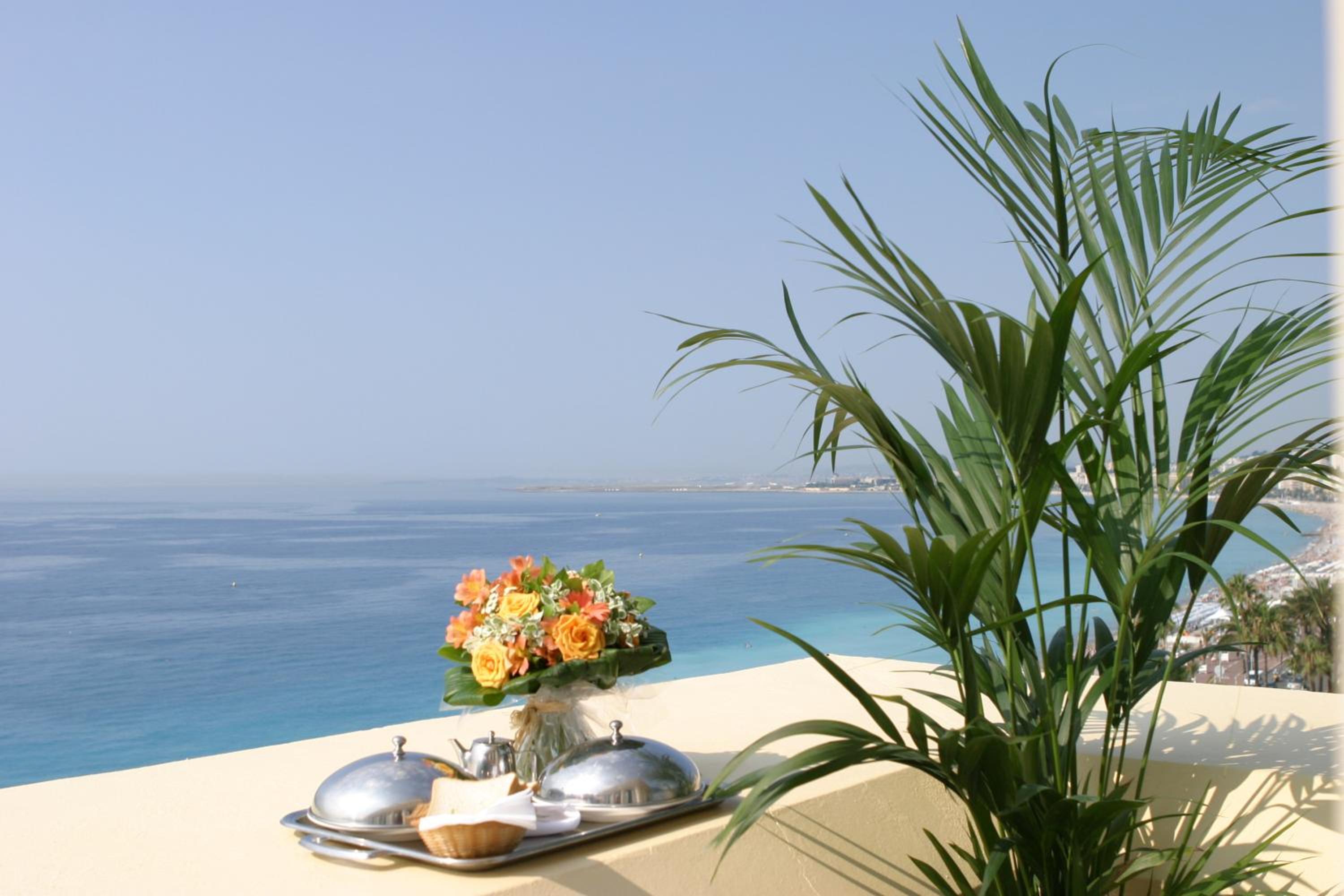 Deluxe Room with Sea View - Photo 7