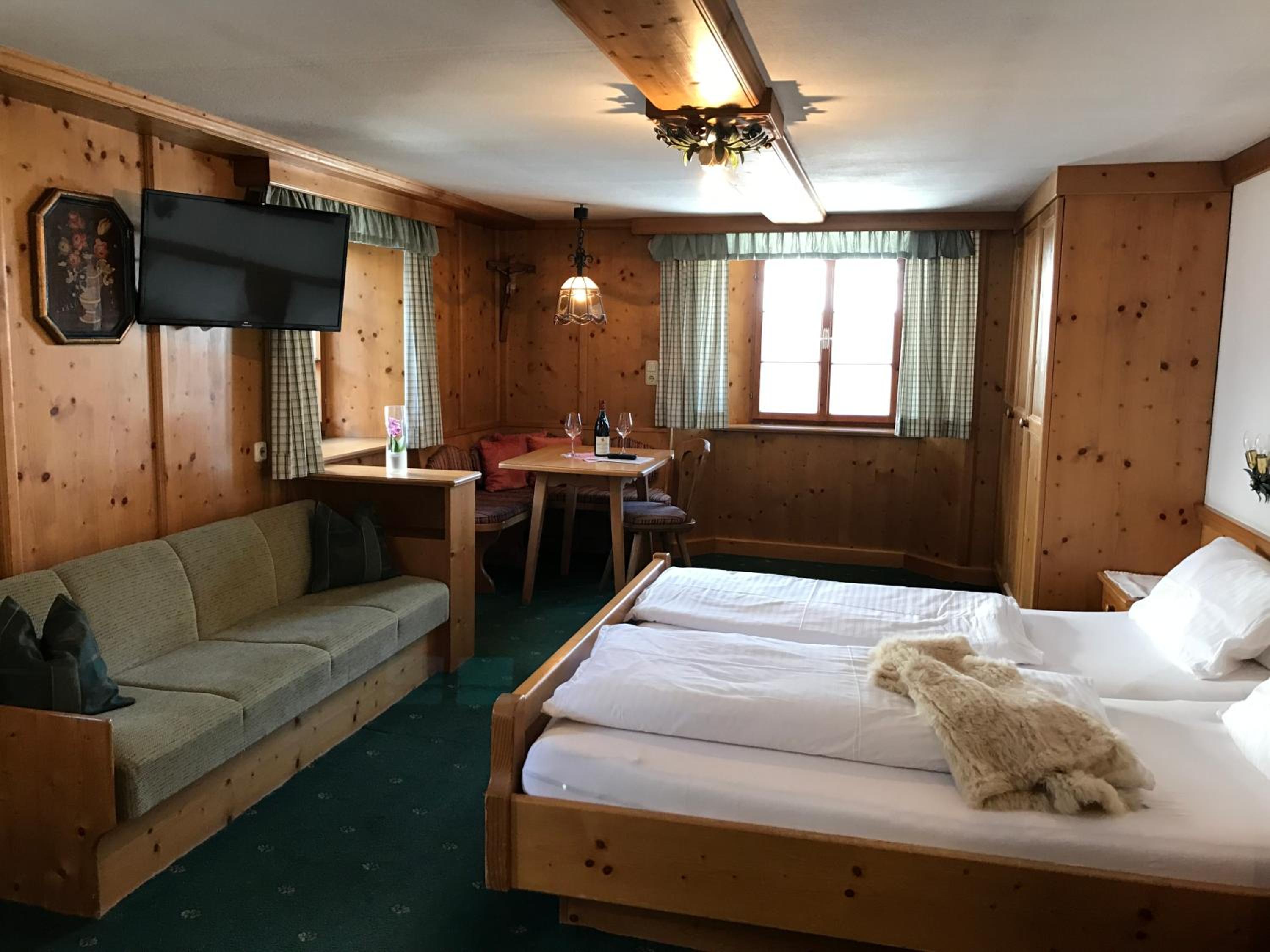 Double Room - Photo 5