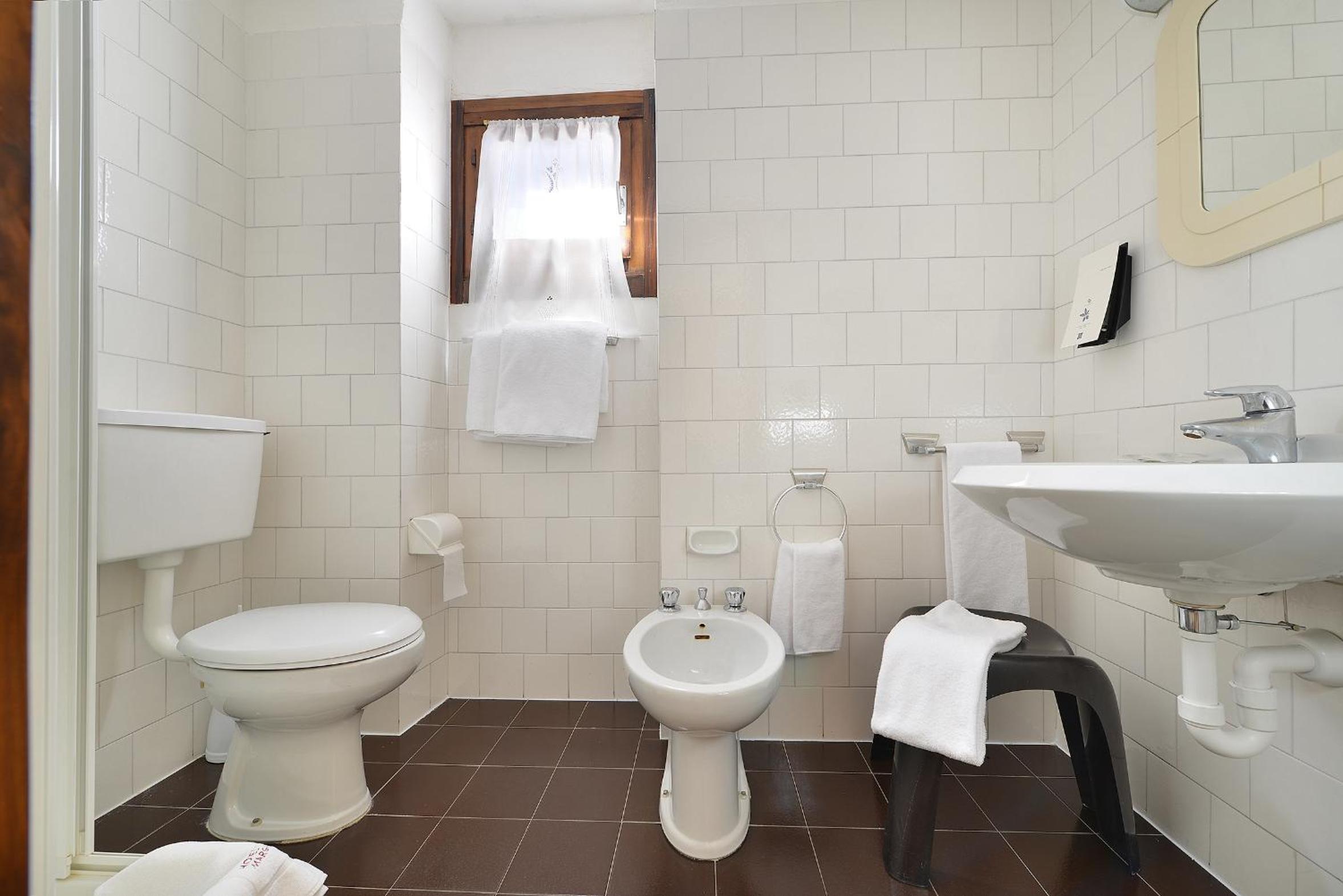 Economy Double Room - Photo 5