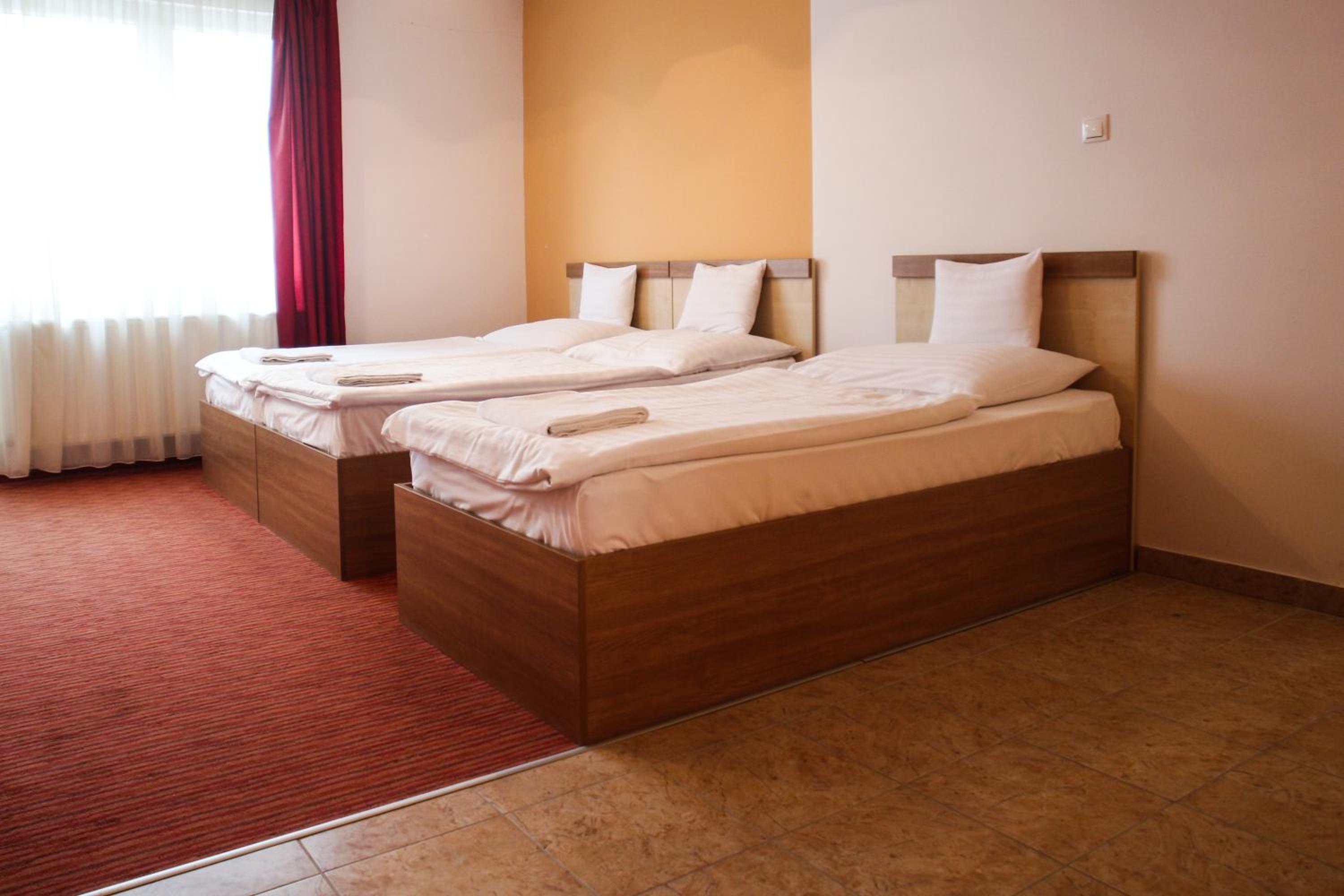 Standard Triple Room - Photo 6