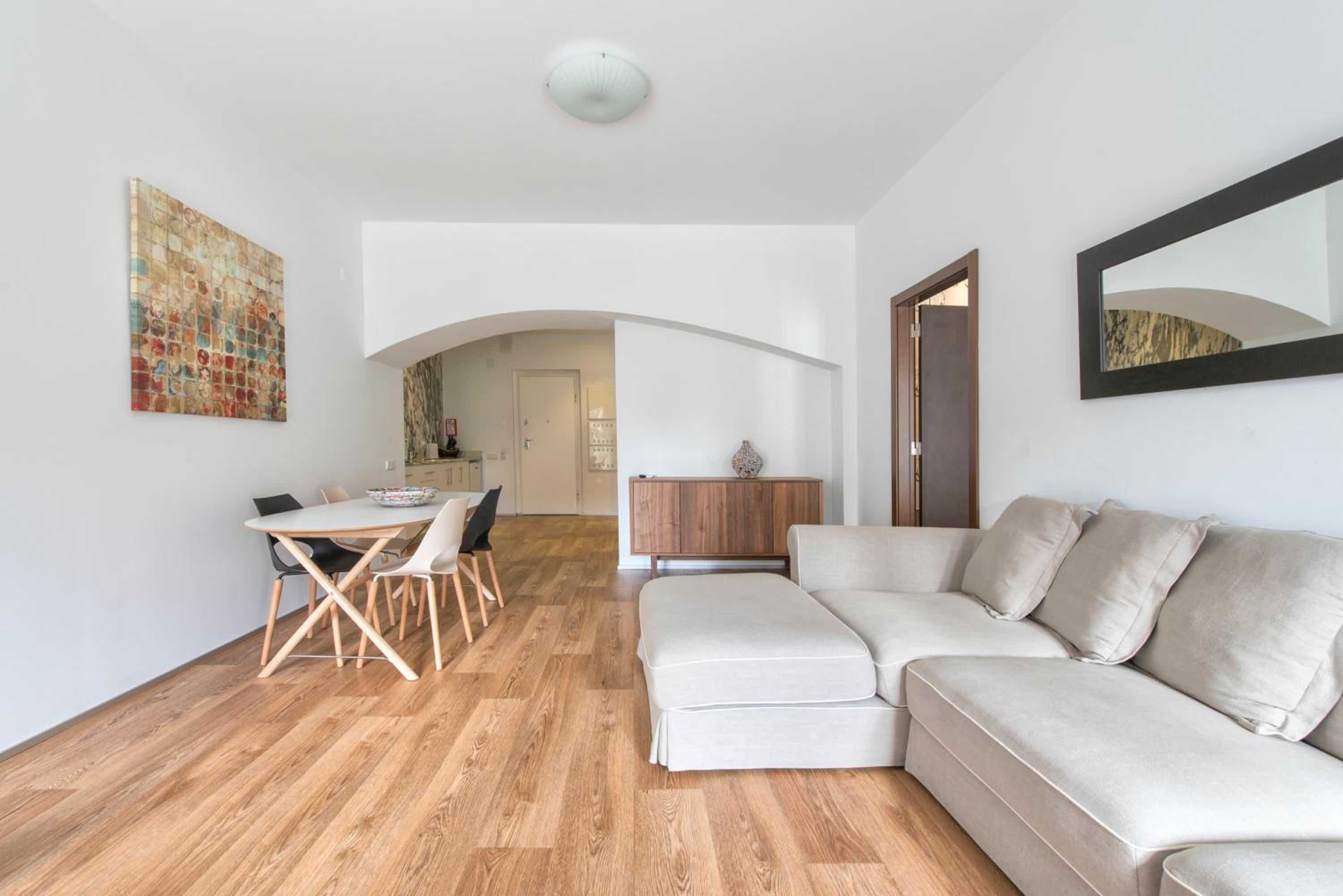One Bedroom Apartment with Garden photo 1