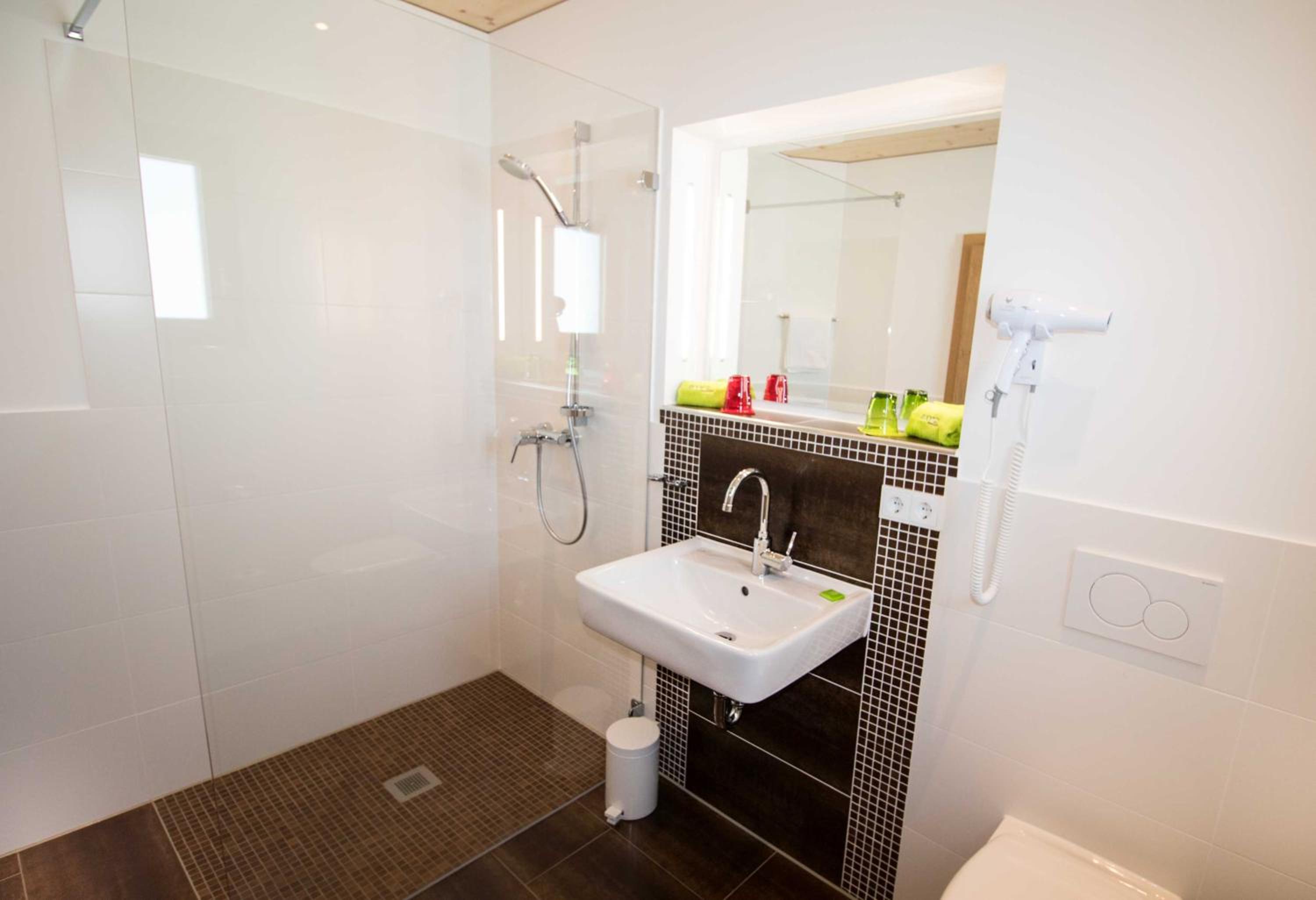 Double or Twin Room - Photo 2