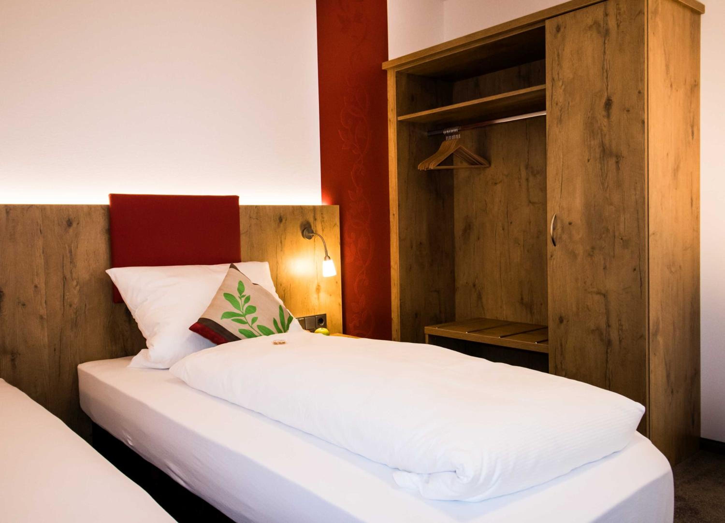Double or Twin Room - Photo 6