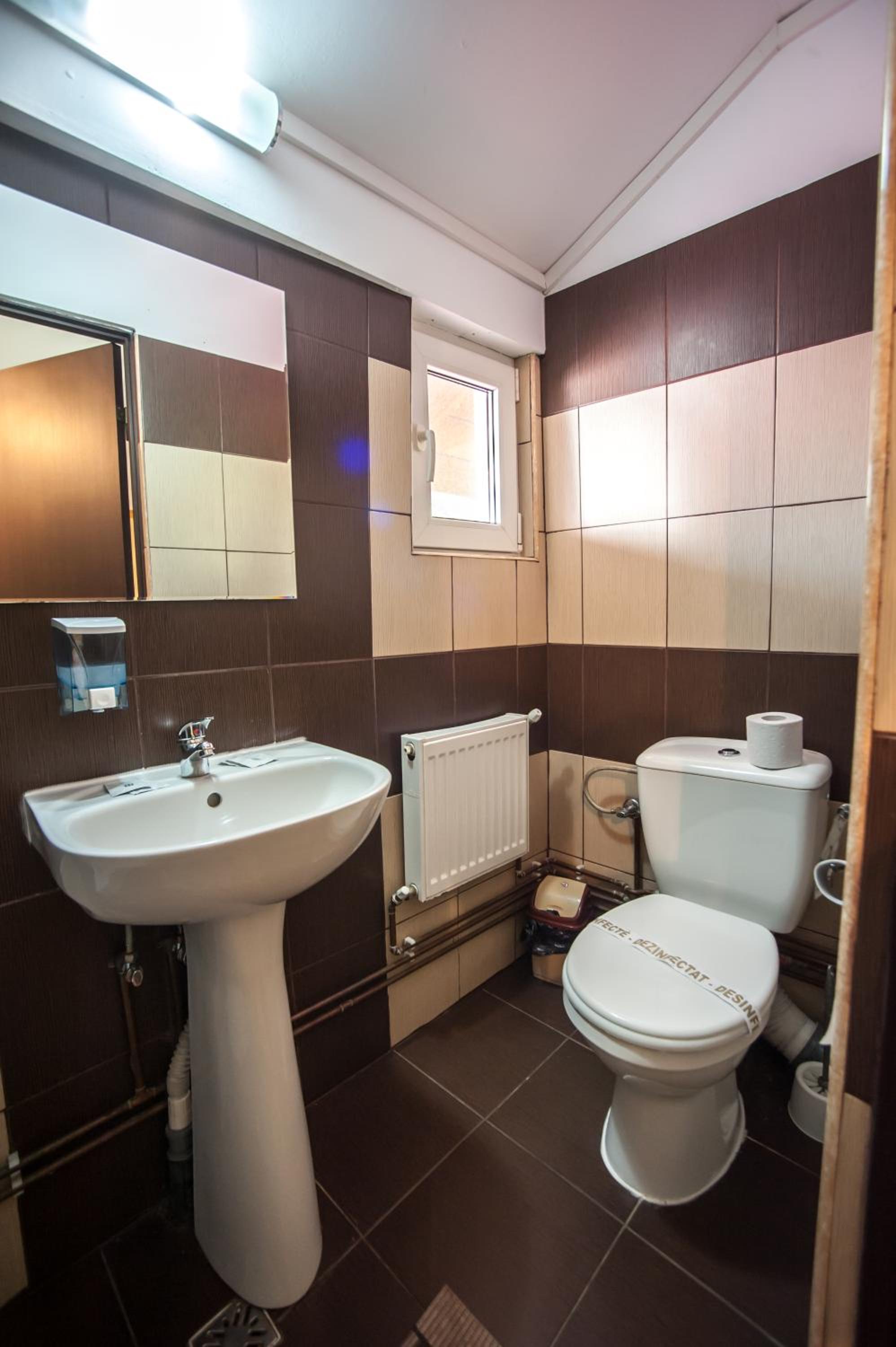 Family Room with Shower - Photo 5
