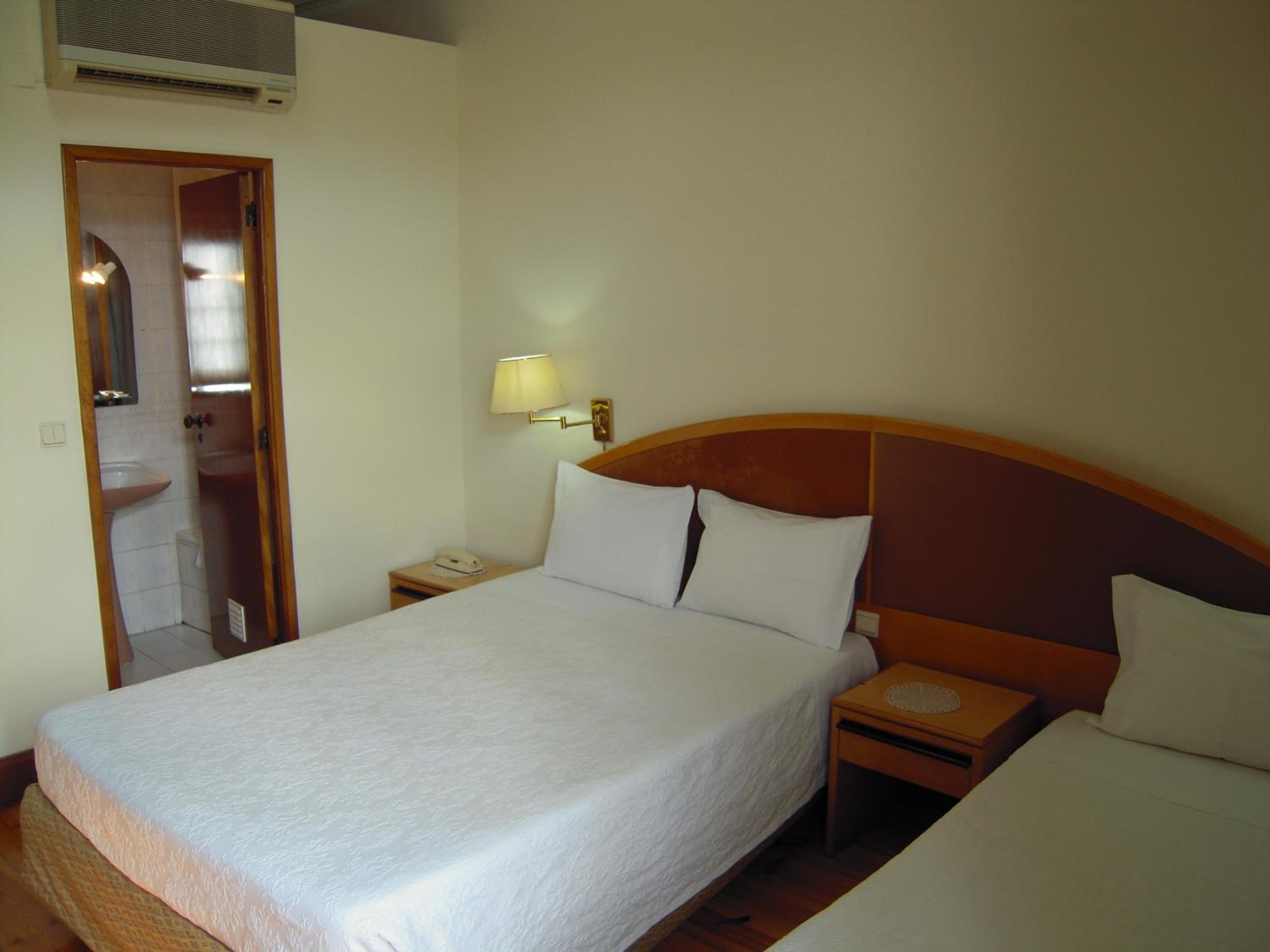 Double Room with Individual Extra Bed - Photo 5
