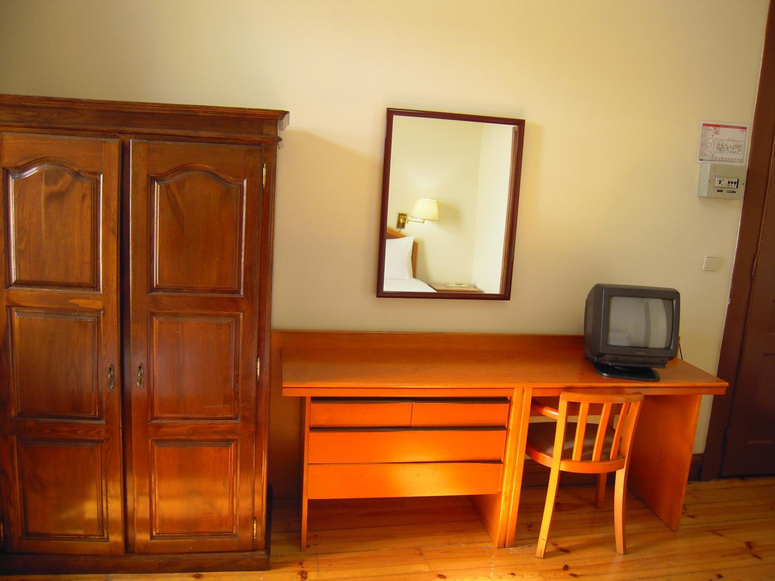 Double Room with Individual Extra Bed - Photo 8