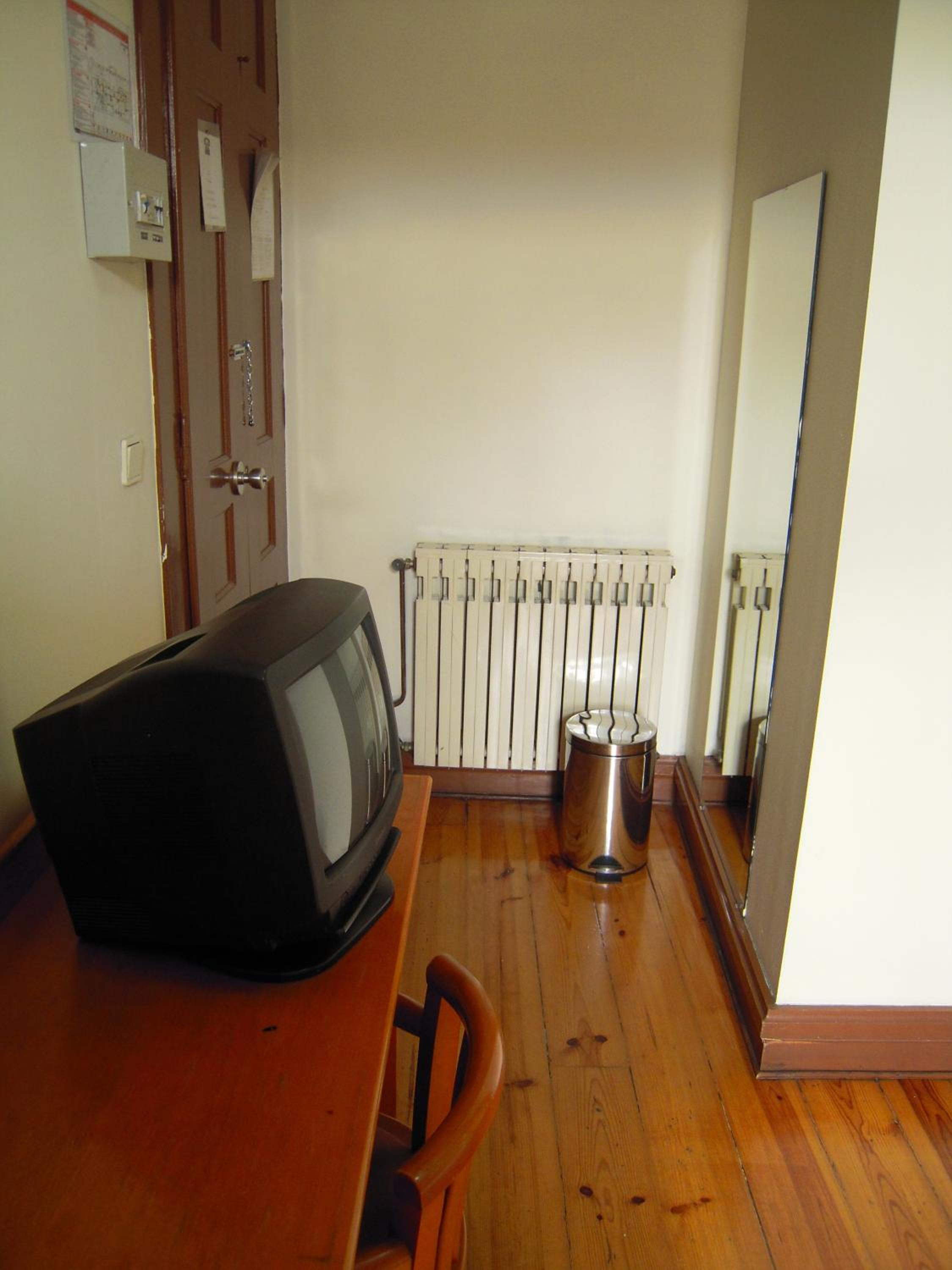 Double Room with Individual Extra Bed - Photo 9