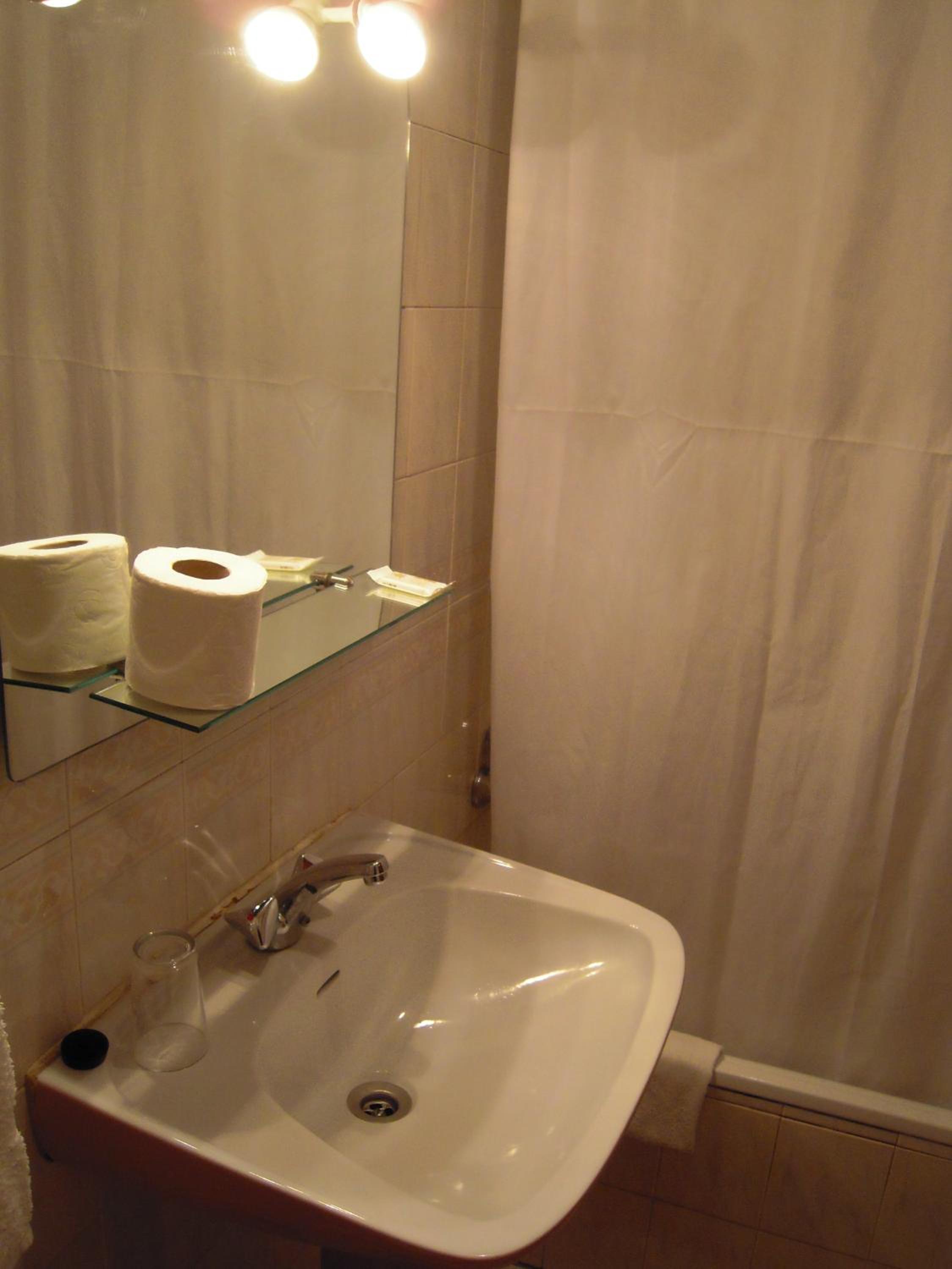 Double Room with Individual Extra Bed - Photo 12