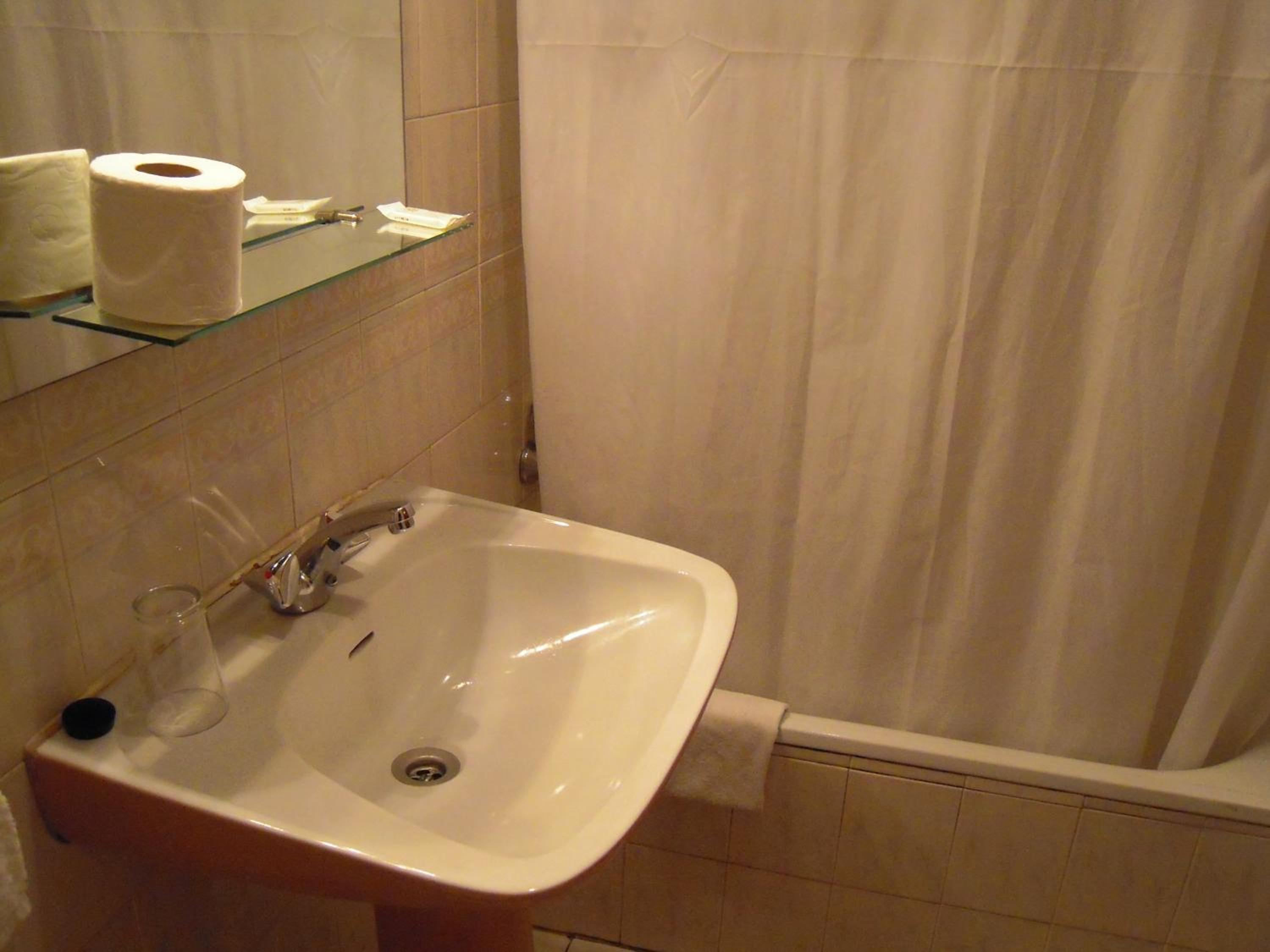Double Room with Individual Extra Bed - Photo 11