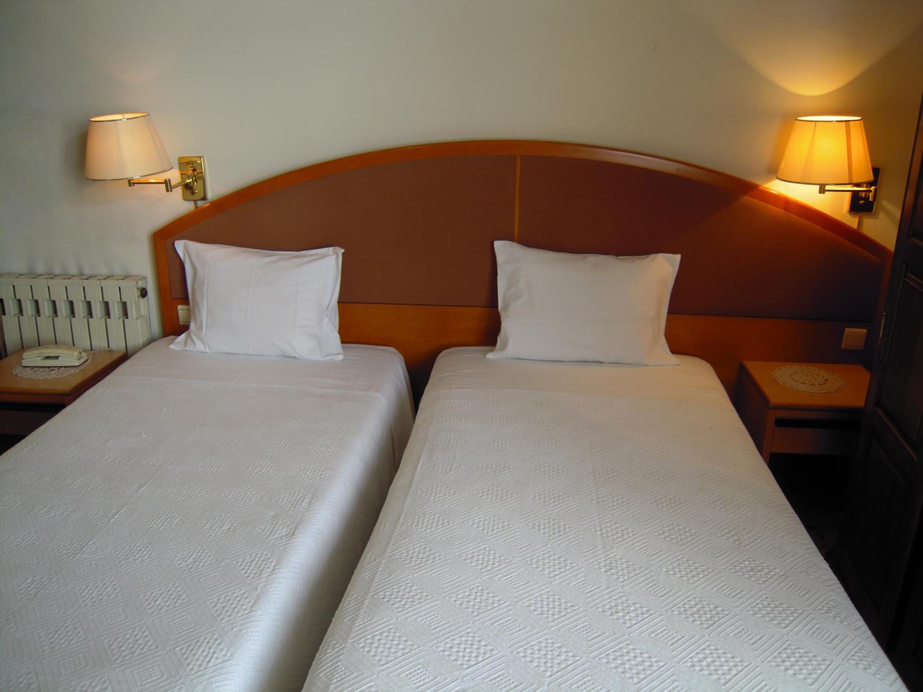 Twin Room - Photo 4