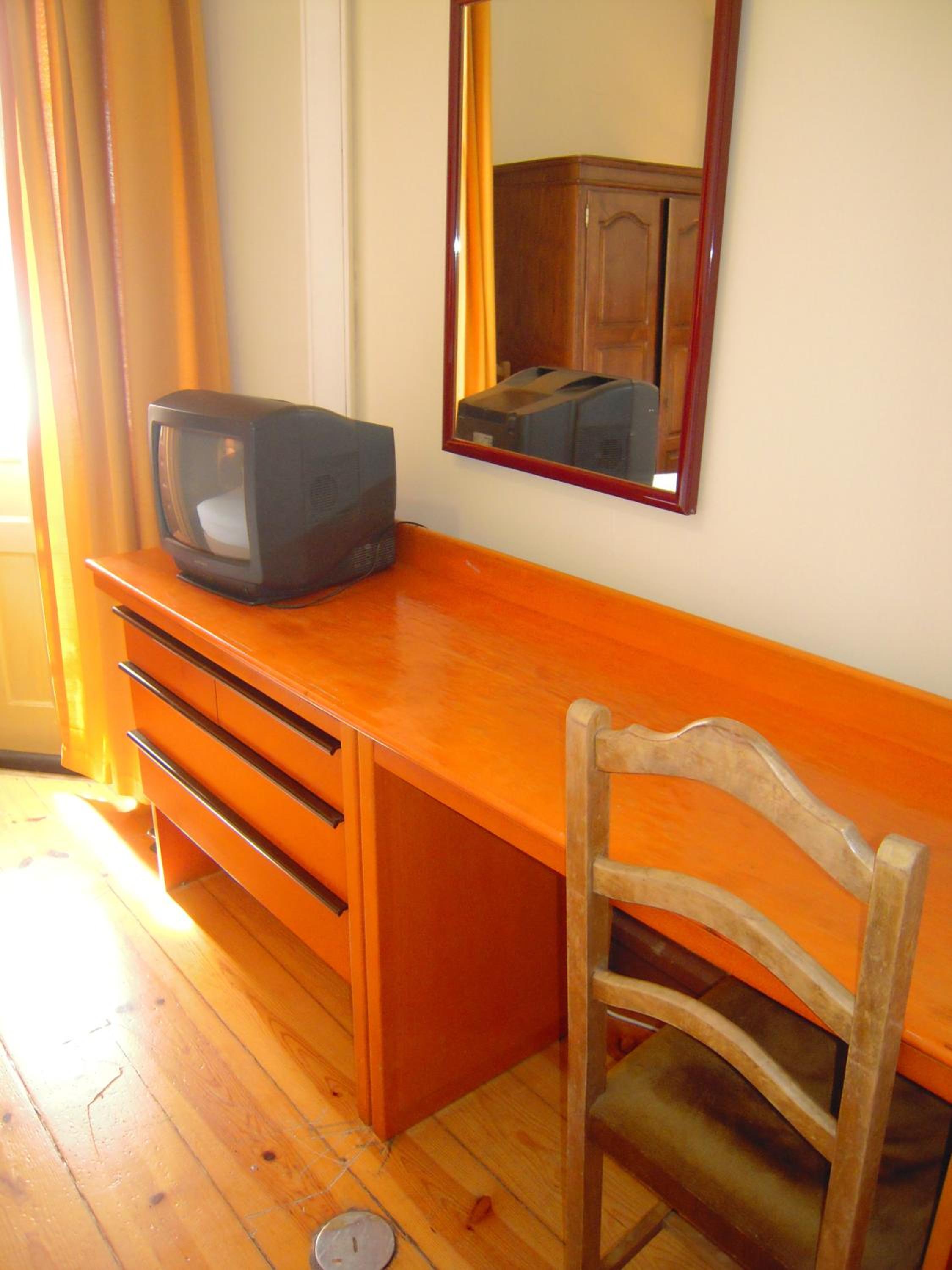Twin Room - Photo 9