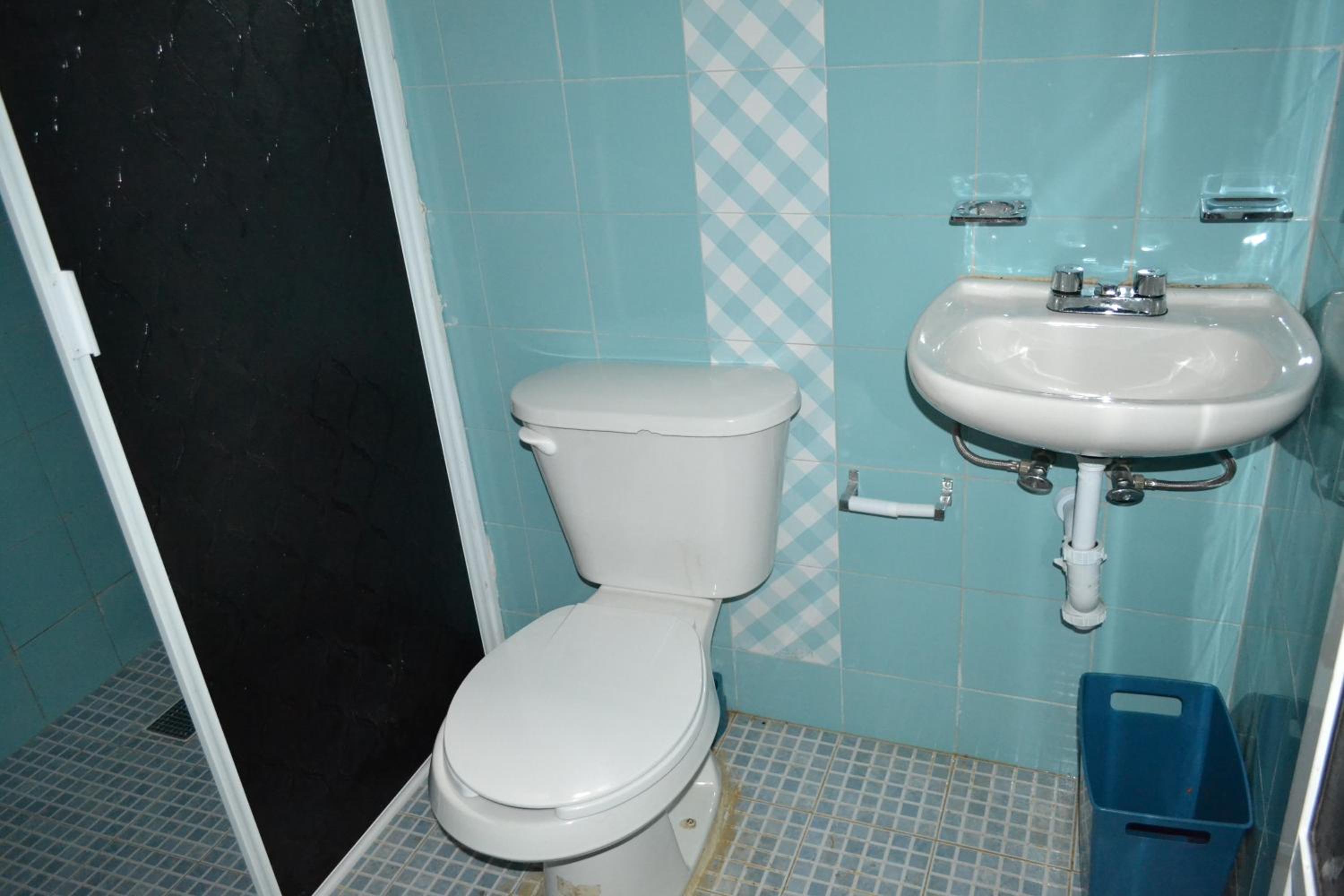 Two-Bedroom House - Photo 20