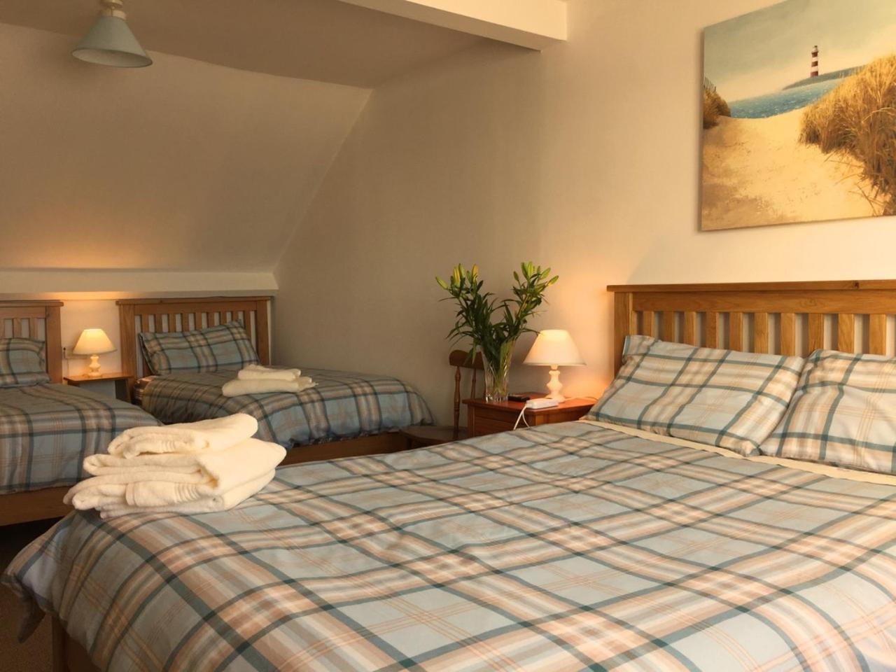 Family Room with Sea View - Photo 2