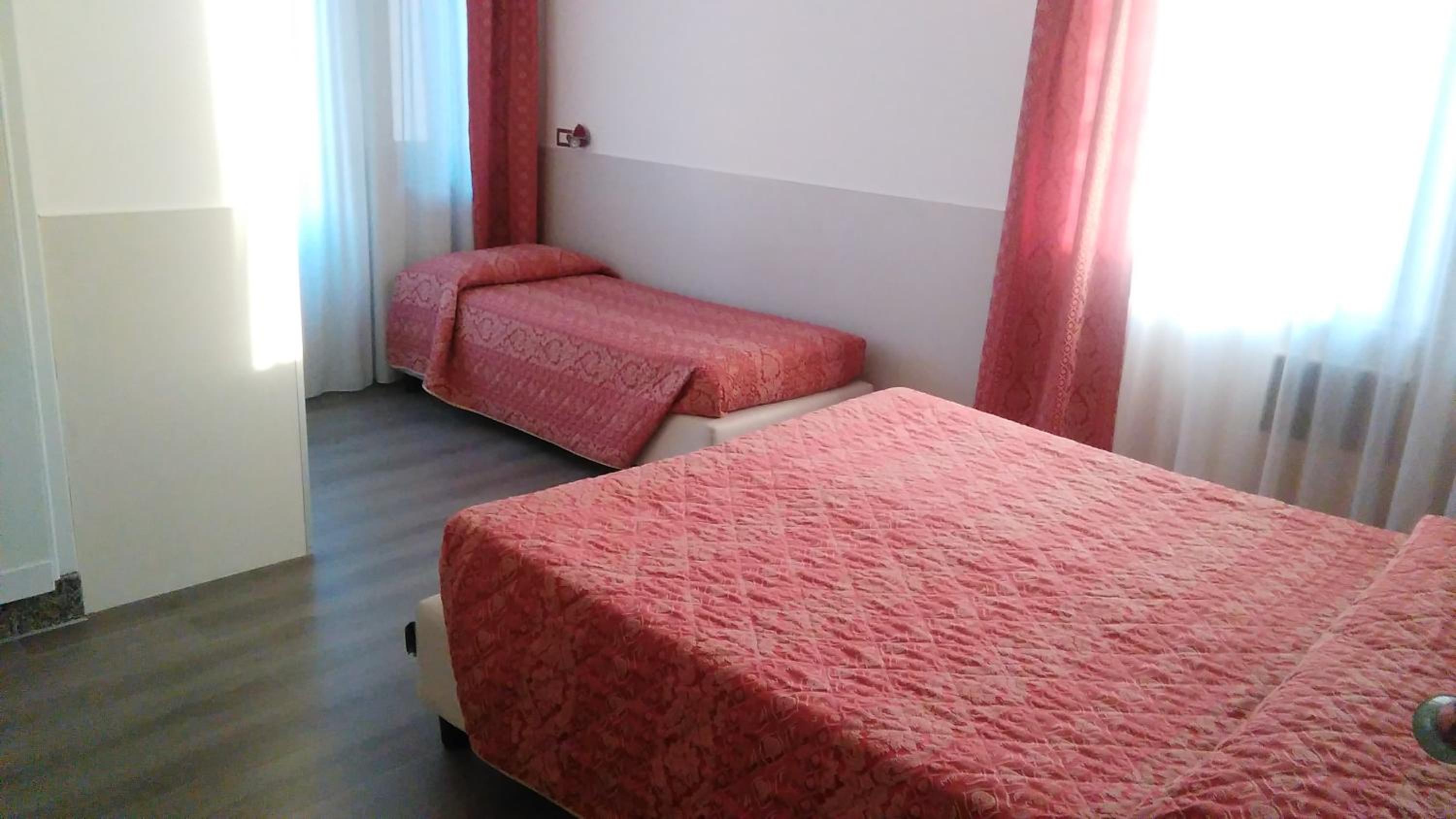 Triple Room - Photo 19