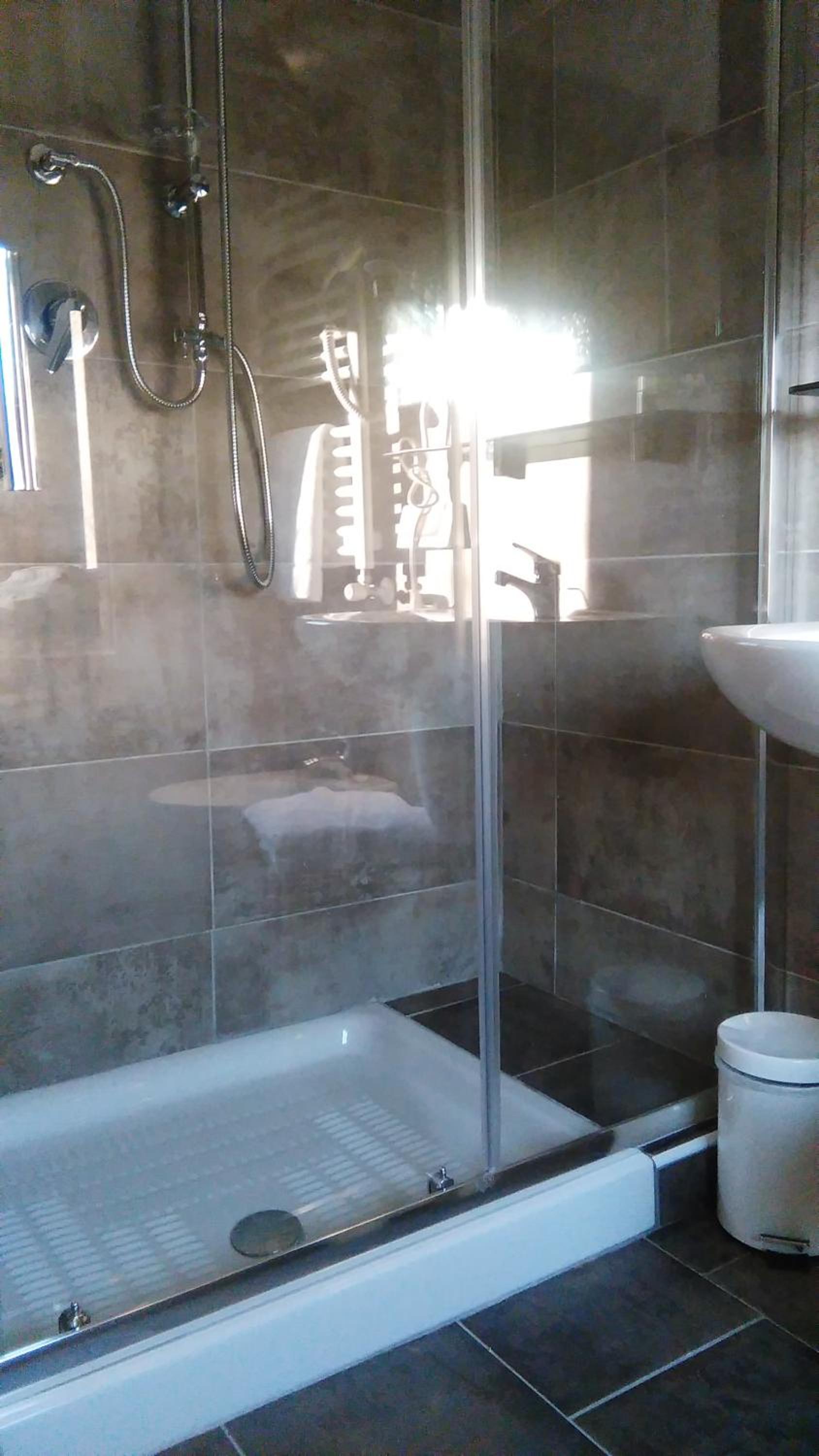 Double Room - Photo 16