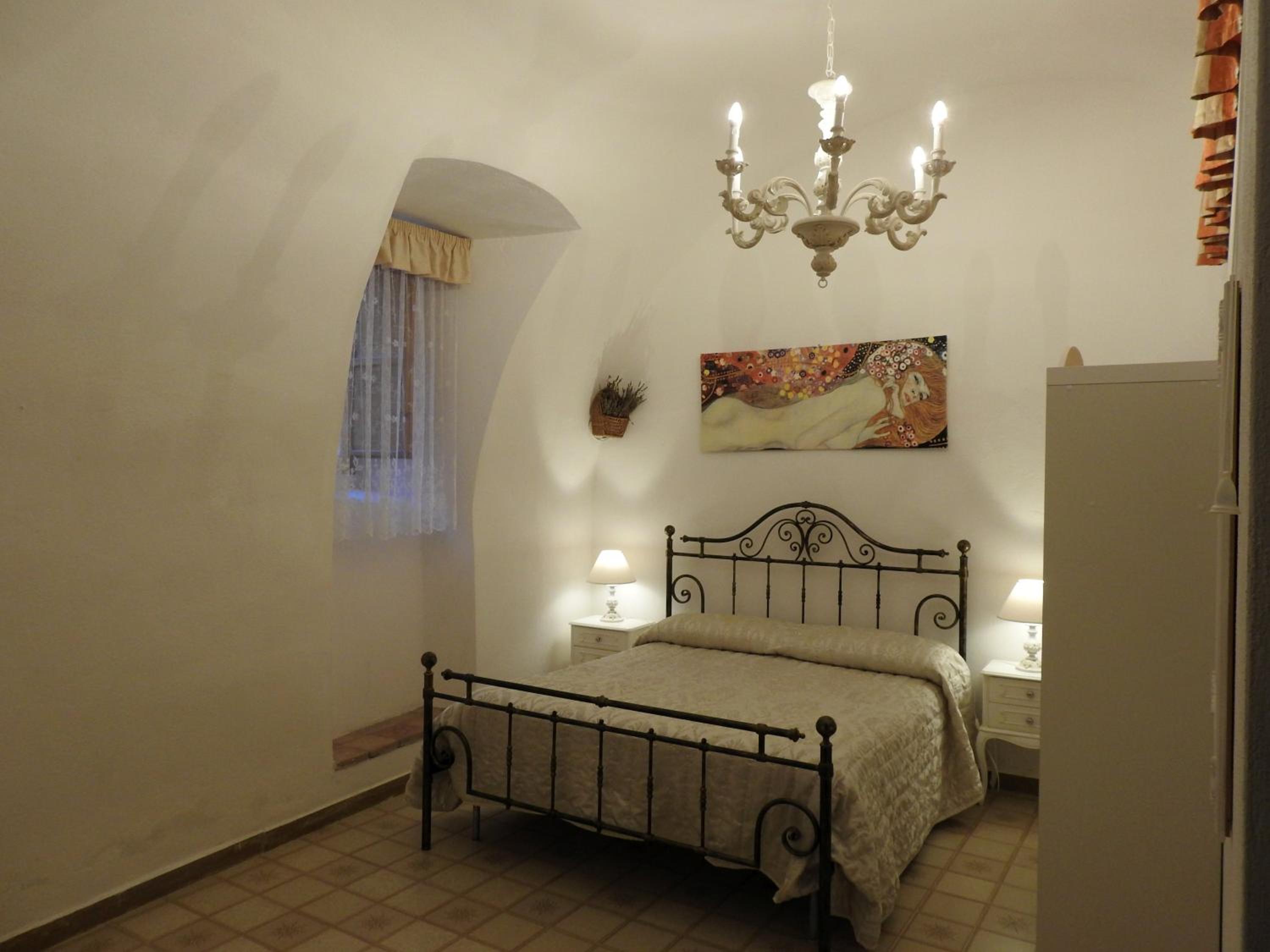 Double Room with Private Bathroom - Photo 7
