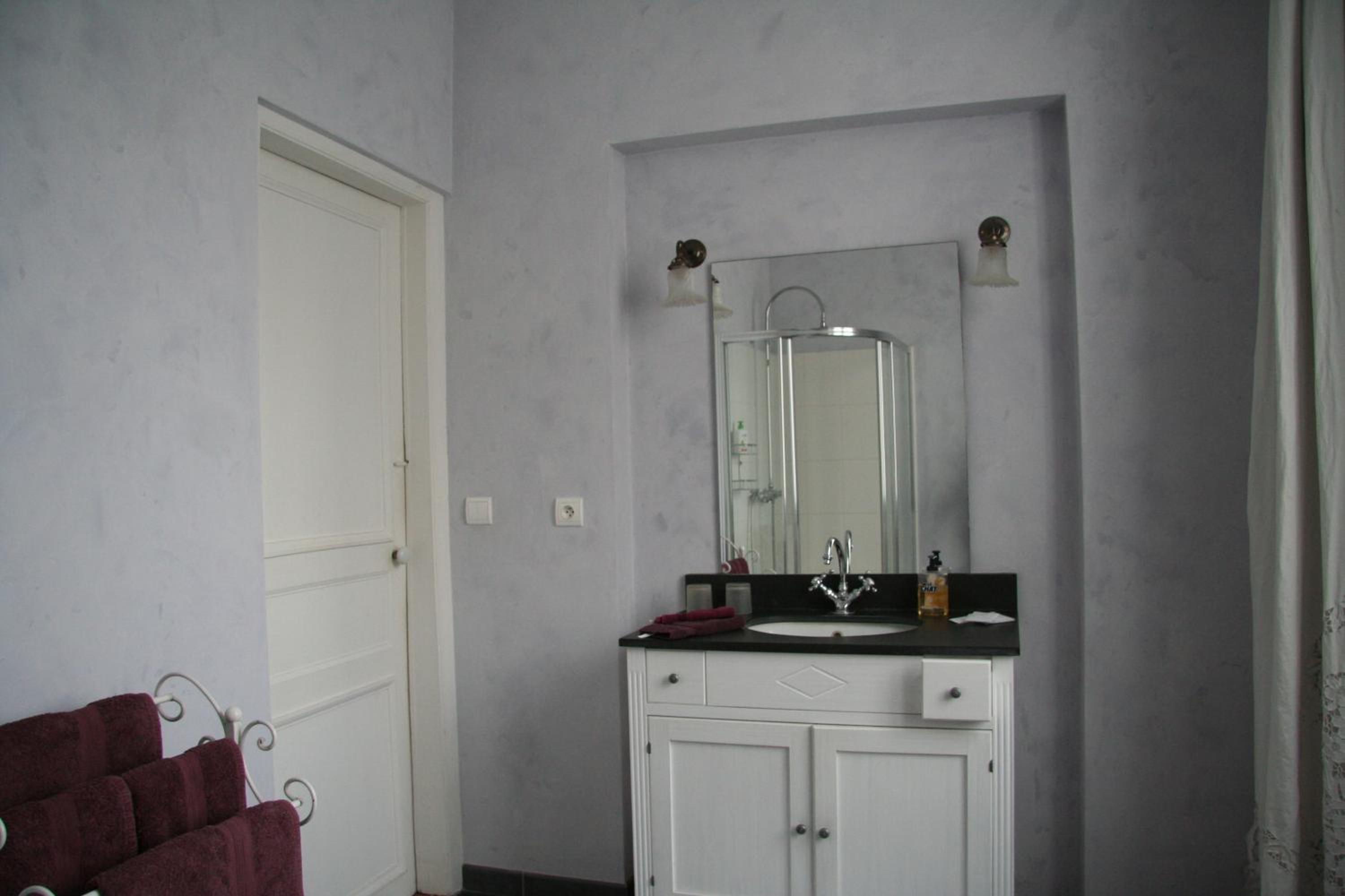 Double Room with Private Bathroom photo 3