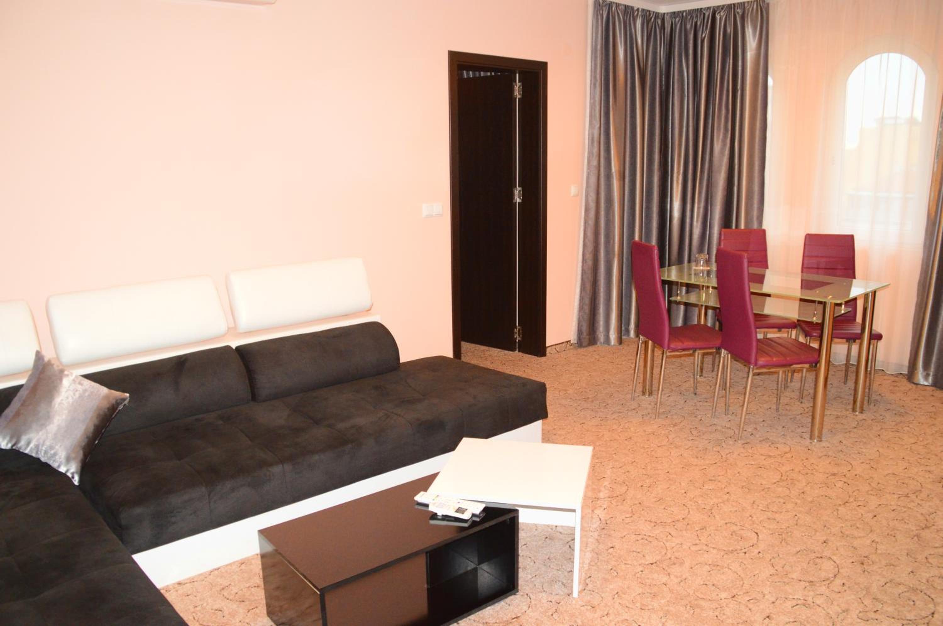 One-Bedroom Apartment - Photo 10