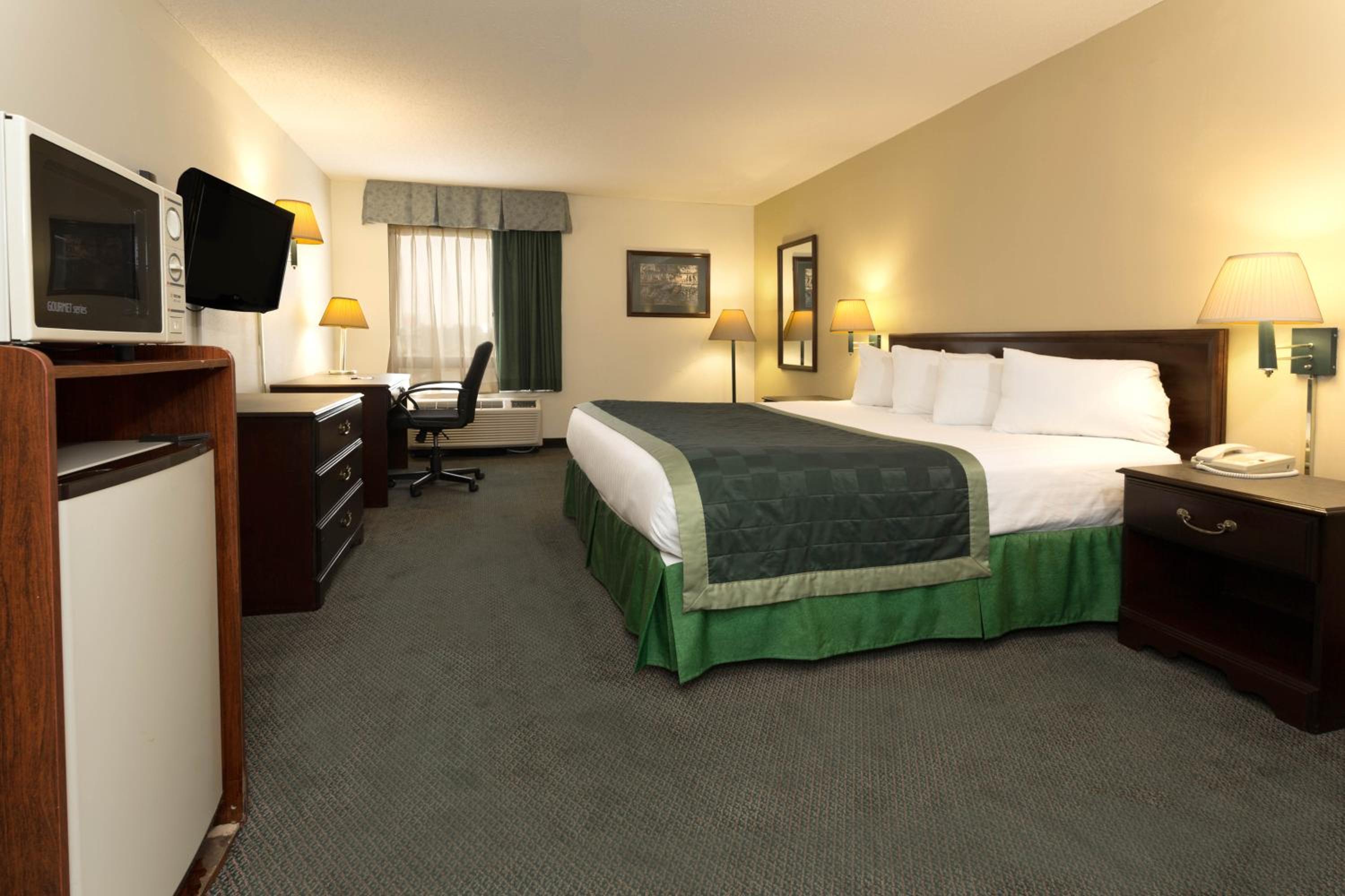 King Studio Suite - Non-Smoking - Photo 4