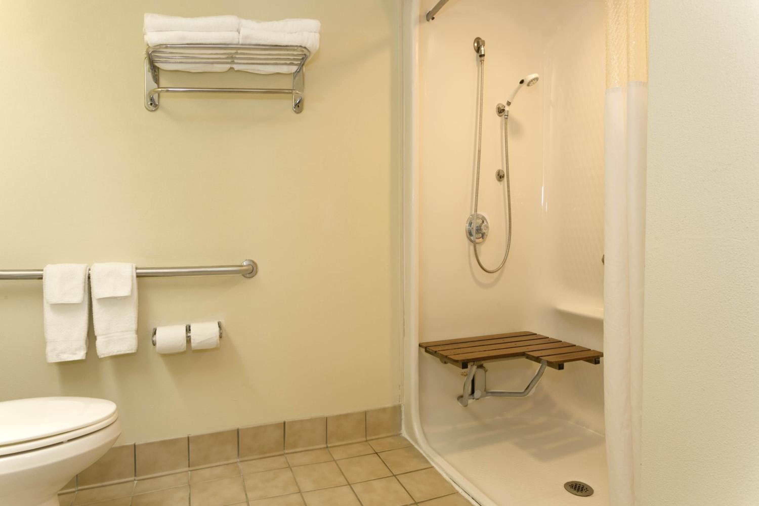 King Room - Mobility Access/Non-Smoking - Photo 3