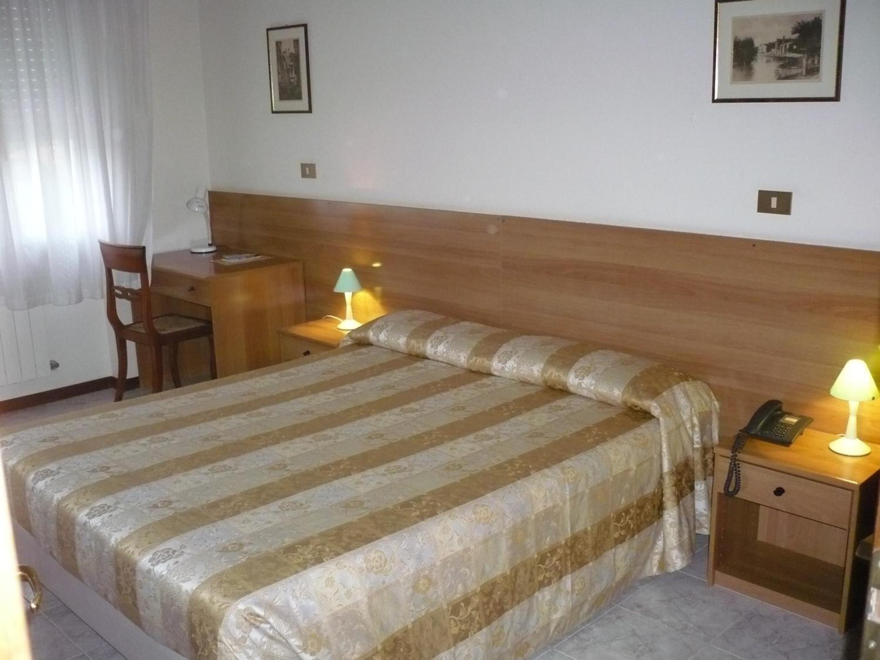 Double or Twin Room photo 1