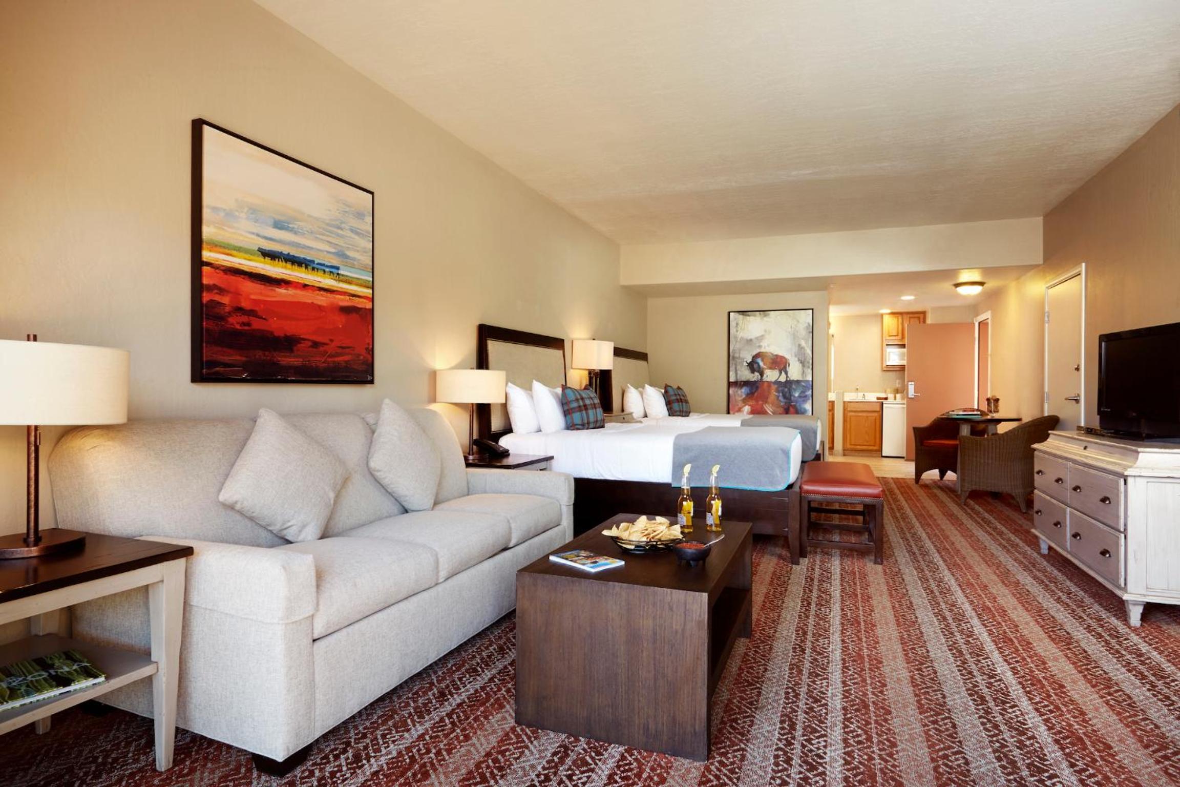 Red Rock Deluxe Two Queen Jr. Suite photo 3