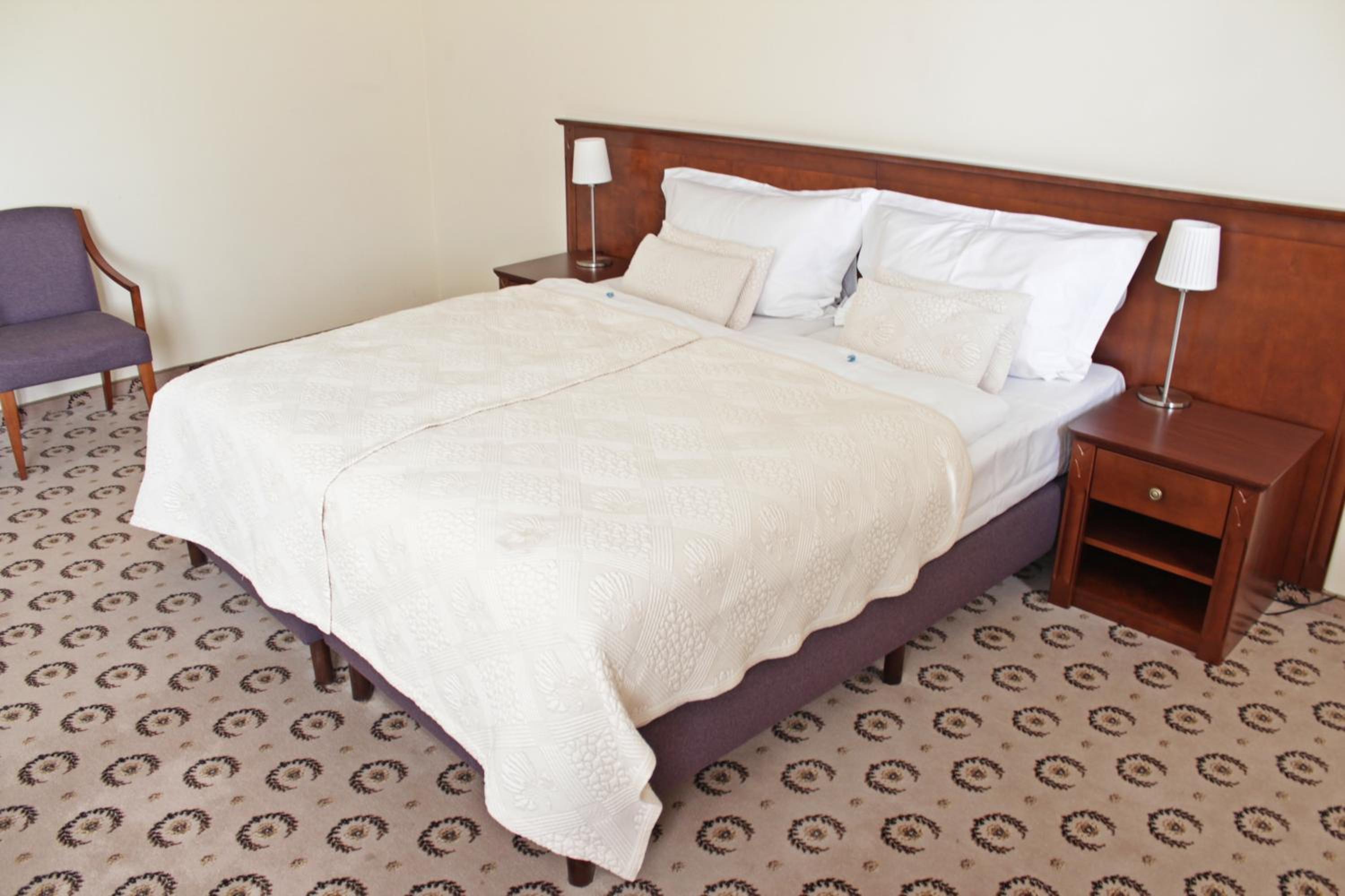 Double or Twin Room - Photo 7