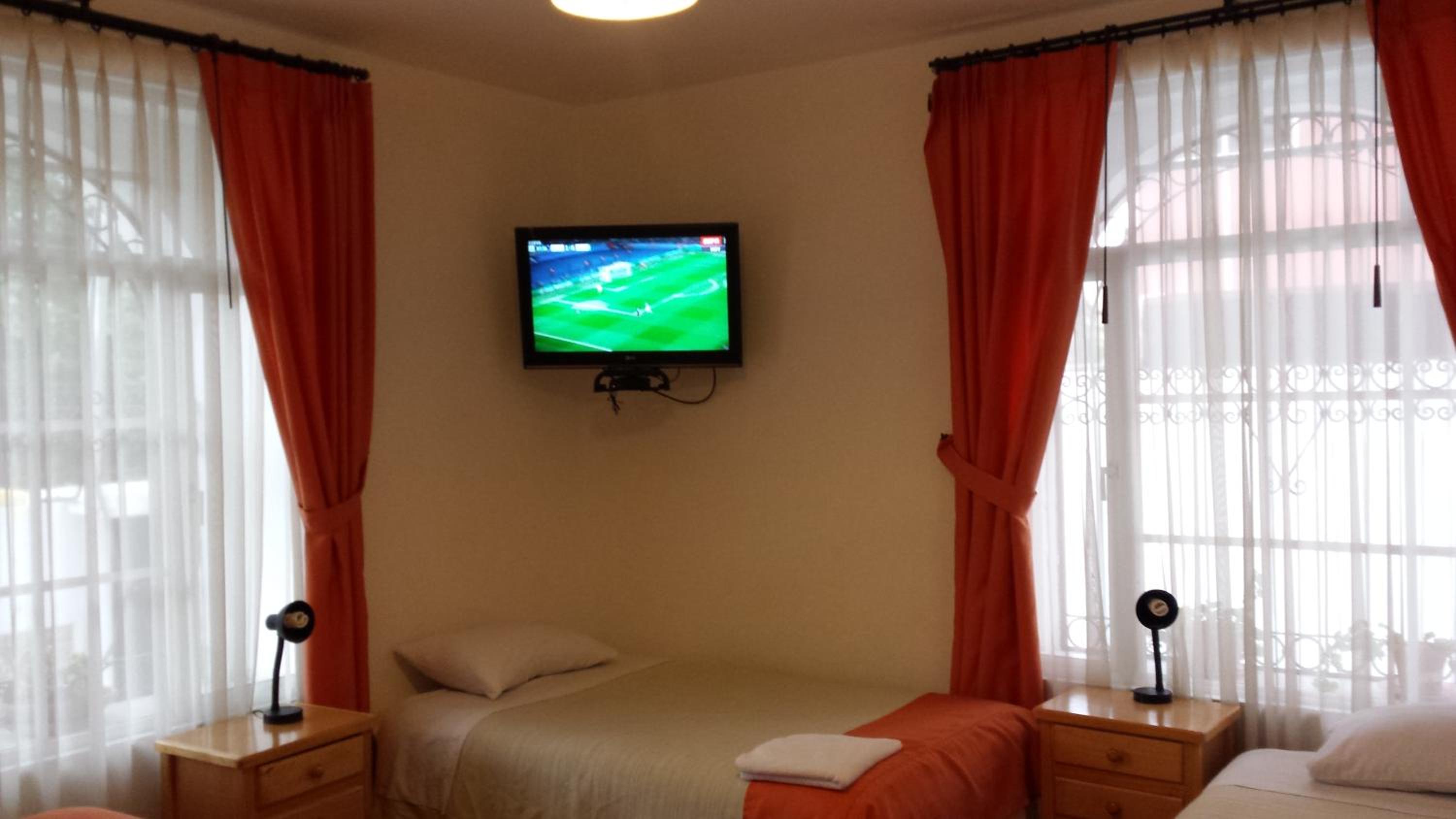 Quadruple Room with Private Bathroom photo 1