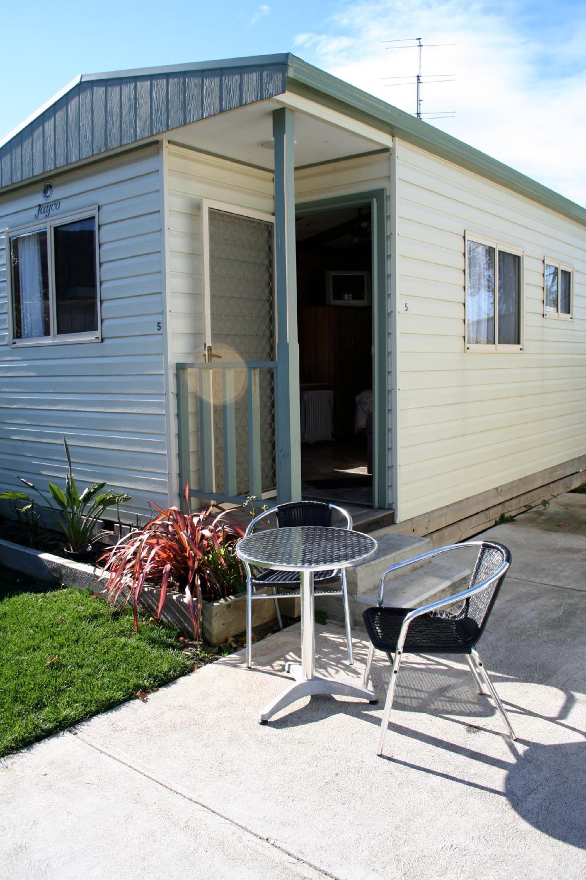 Two-Bedroom Cabin  photo 3