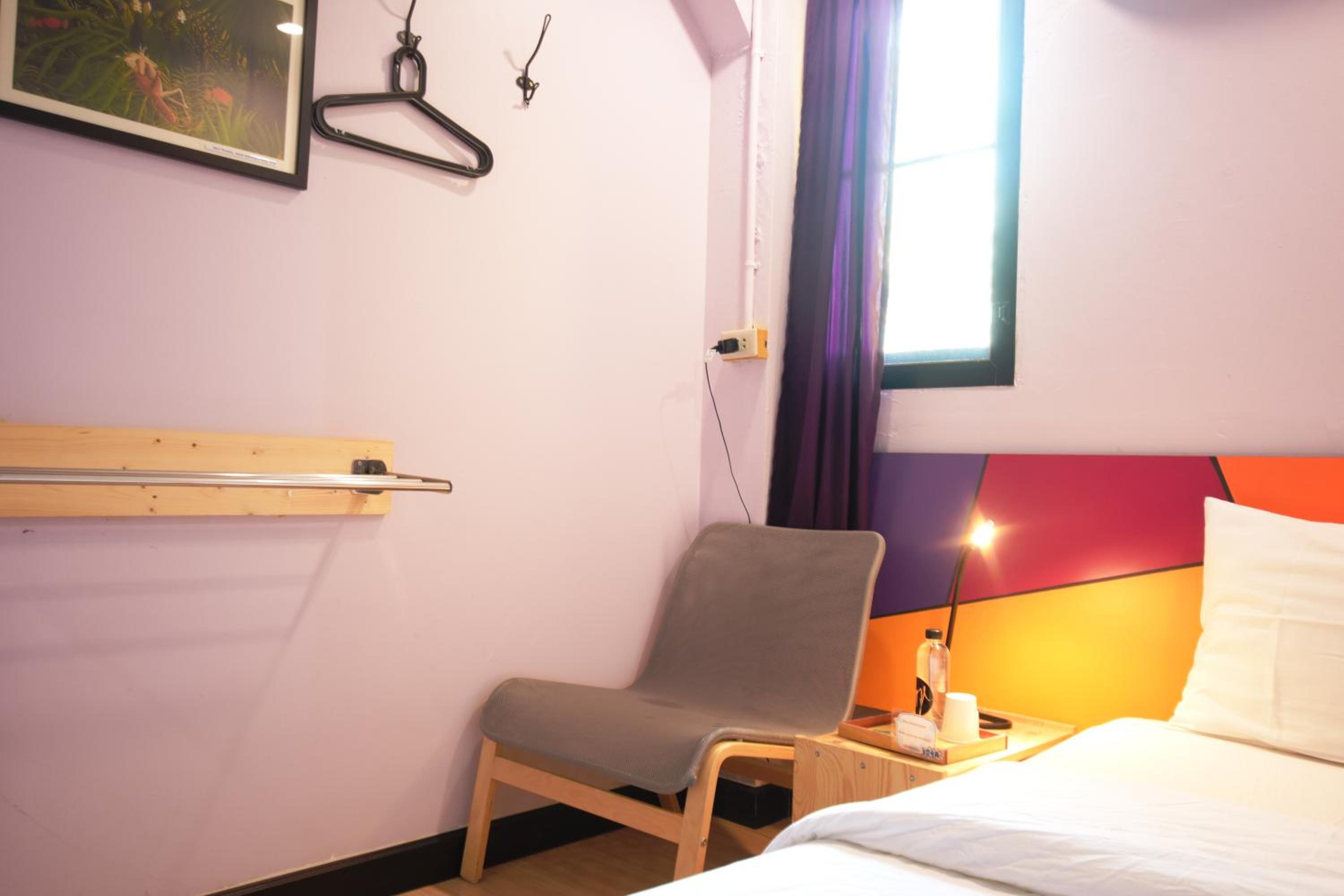 Single Room with Shared Shower and Toilet photo 2