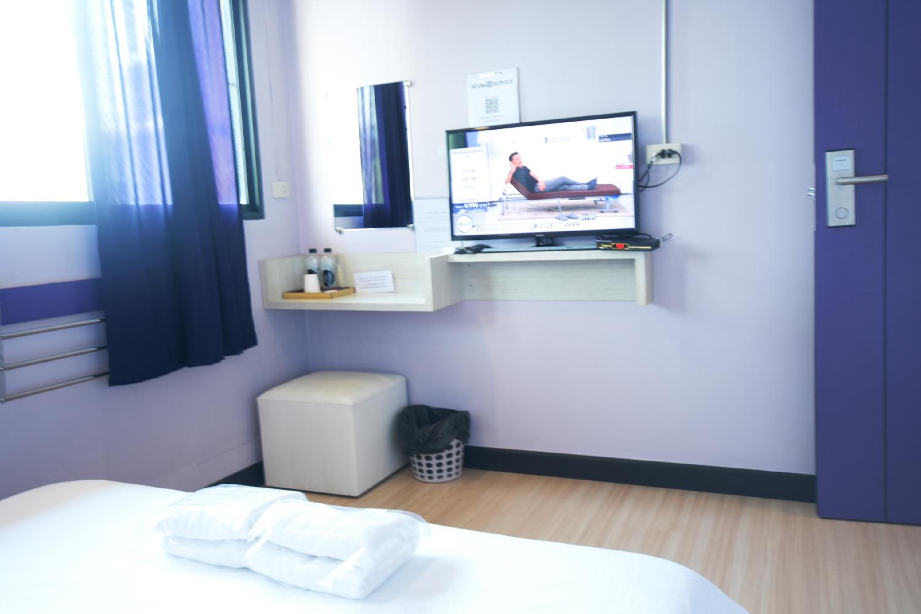 Double Room with Shared Bathroom photo 3