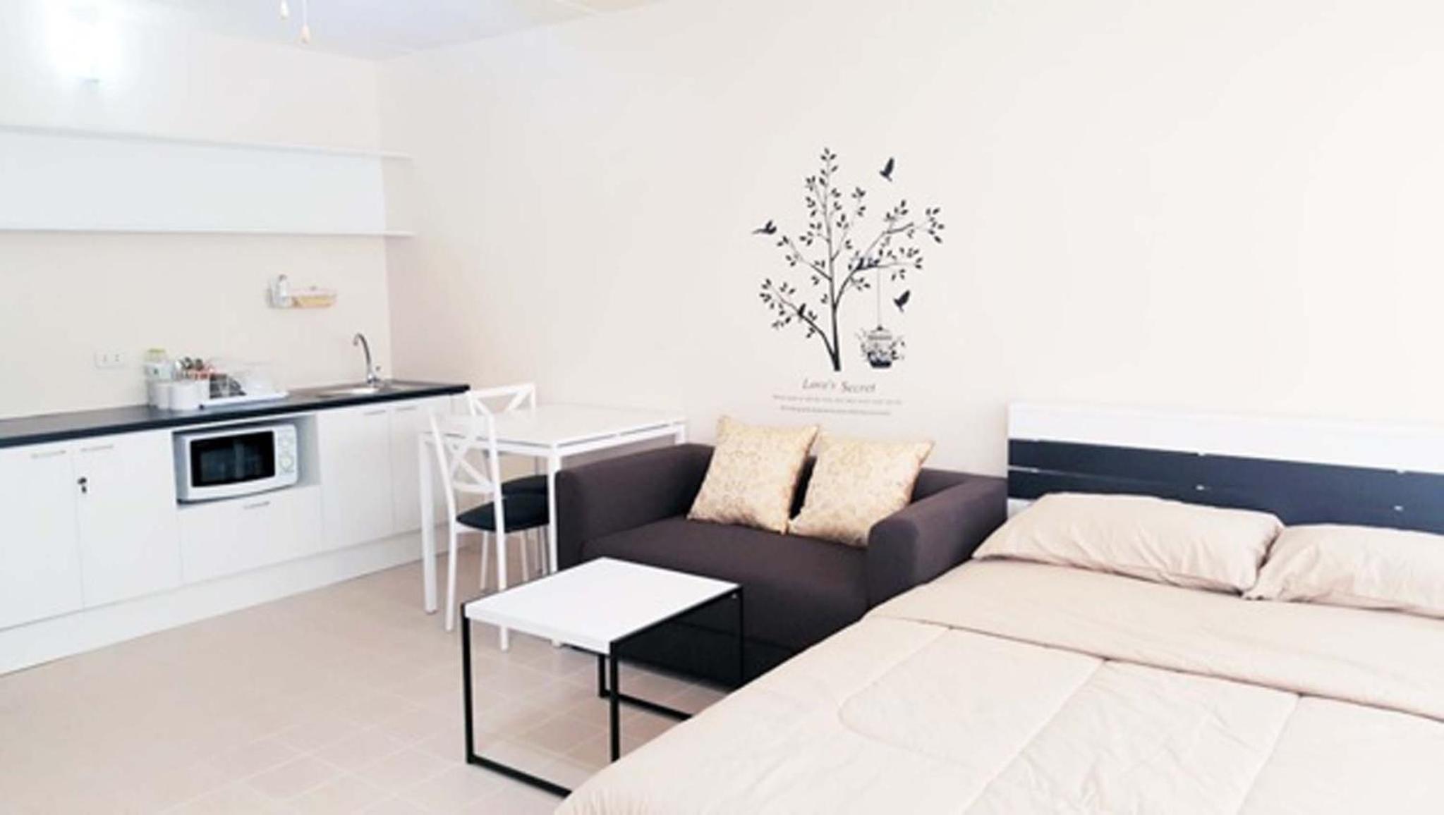 Studio Apartment photo 1