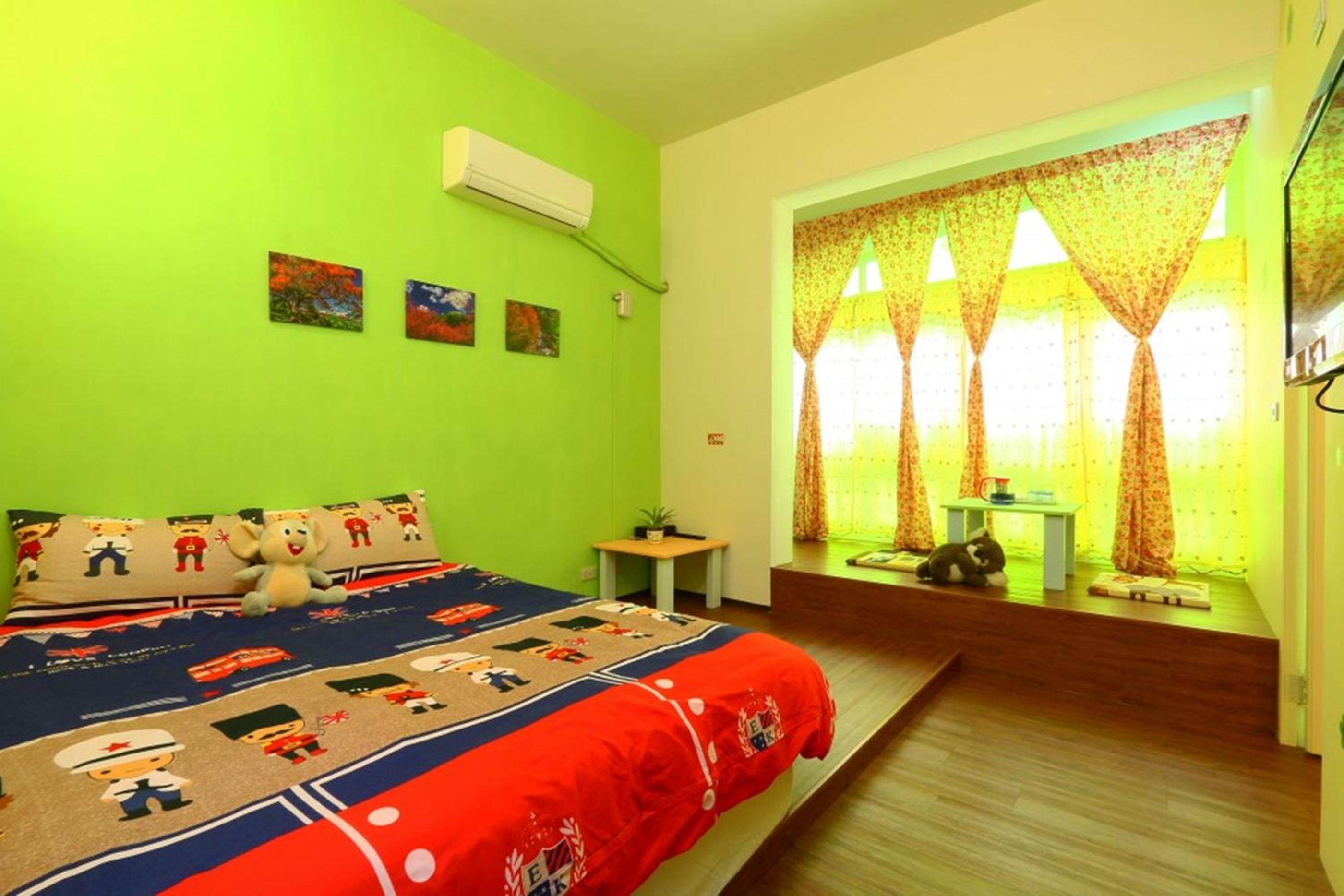Deluxe Double Room (2 Adults + 1 Child) photo 2
