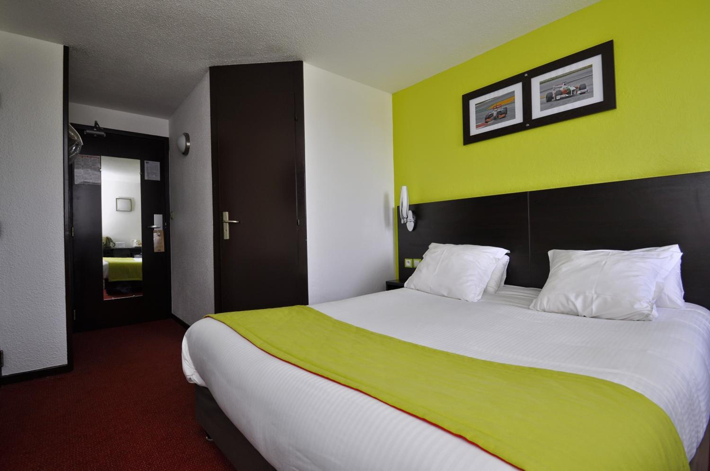 Double Room - Photo 12