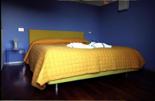 One-Bedroom Apartment (2 Adults) - Photo 28