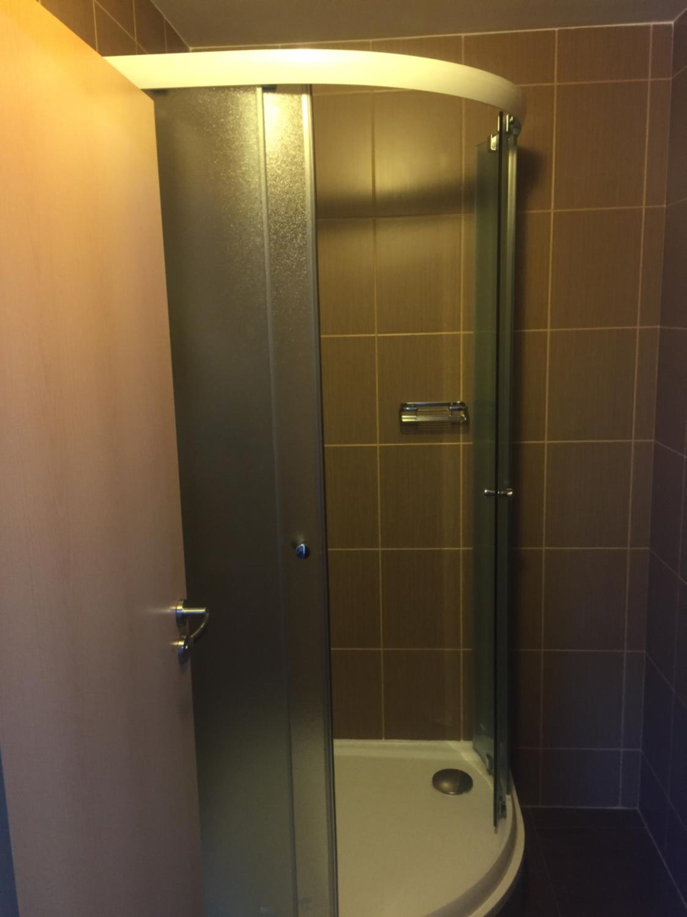 Double Room with Shared Bathroom photo 3