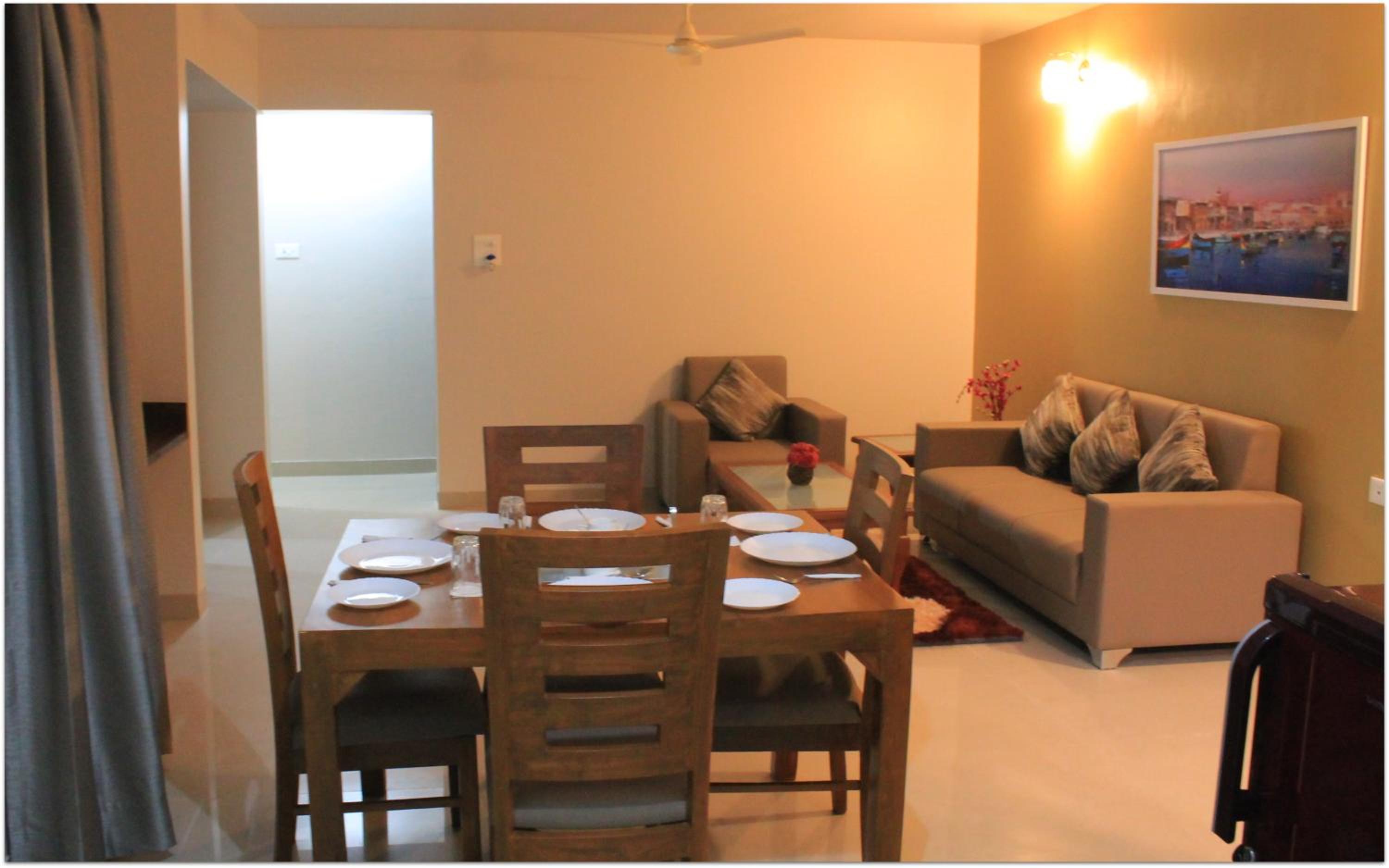 Deluxe Two-Bedroom Apartment - Photo 4