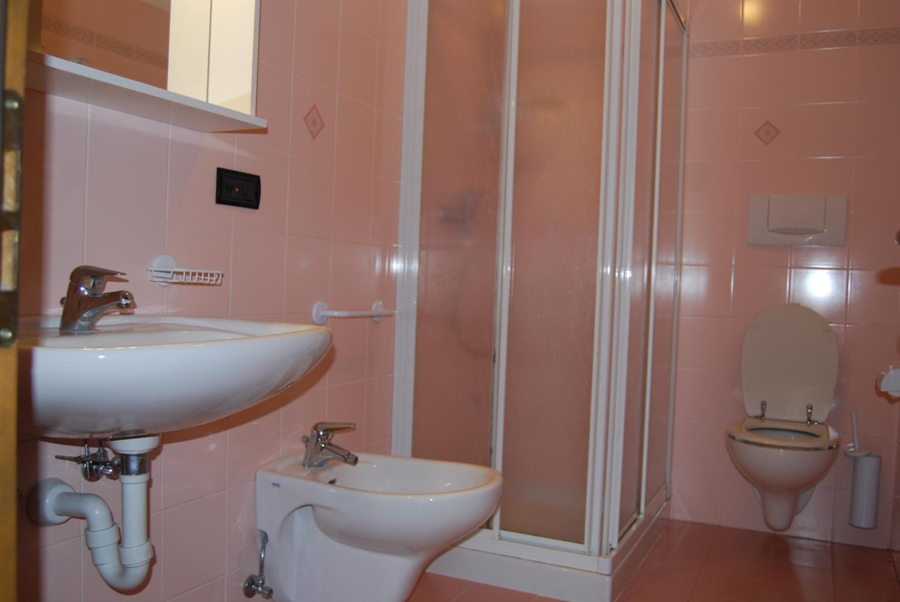 One-Bedroom Apartment (3 Adults) photo 2