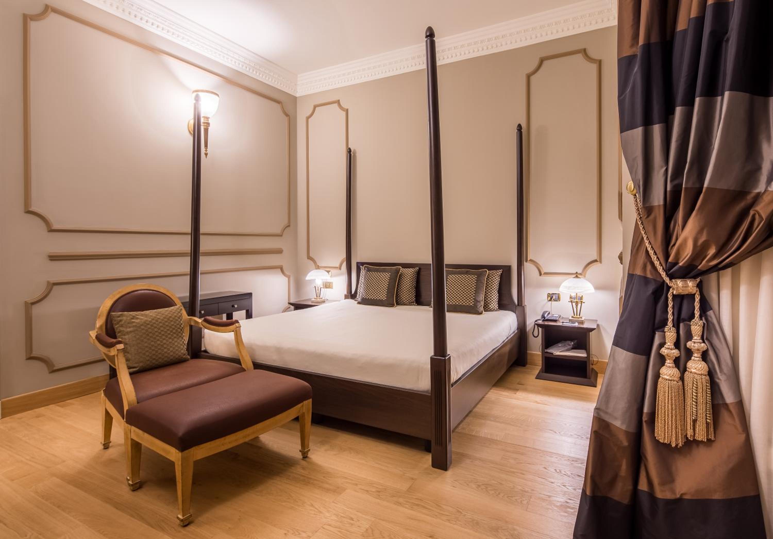 Executive Suite - Photo 6
